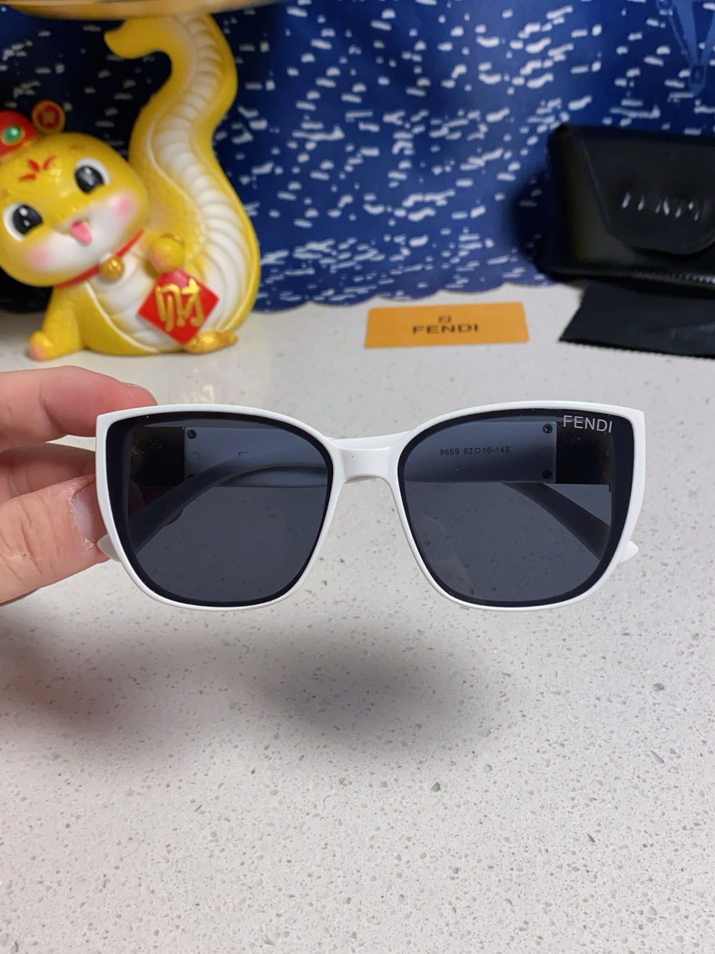 Fendi Polarized Cat-Eye Silver Lens Sunglasses for Men & Women - 449816 - detail image 4