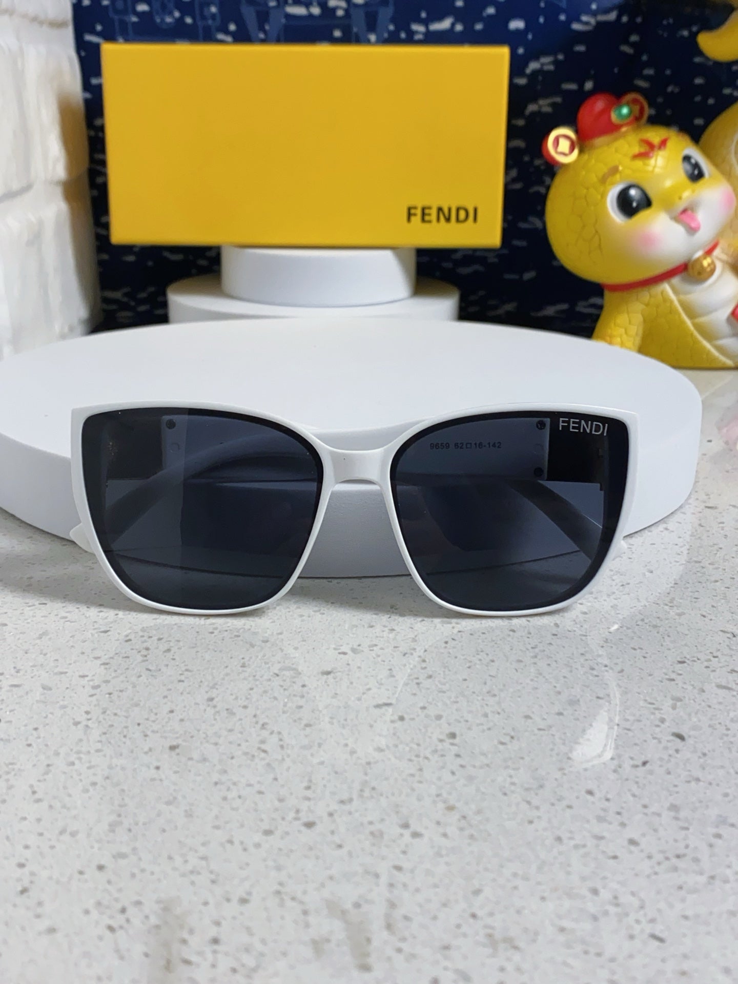 Fendi Polarized Cat-Eye Silver Lens Sunglasses for Men & Women - 449816 - detail image 9