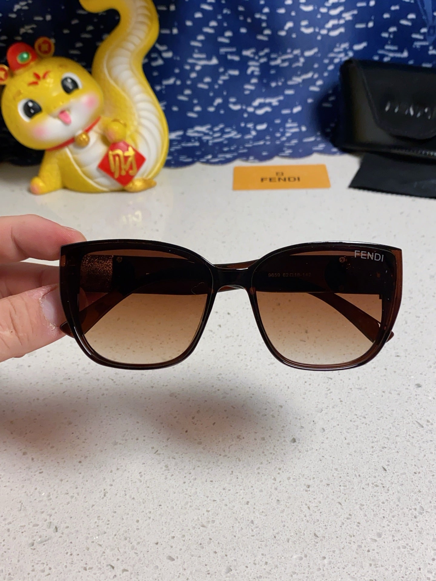 Fendi Polarized Cat-Eye Brown Lens Sunglasses for Men & Women - detail image 4