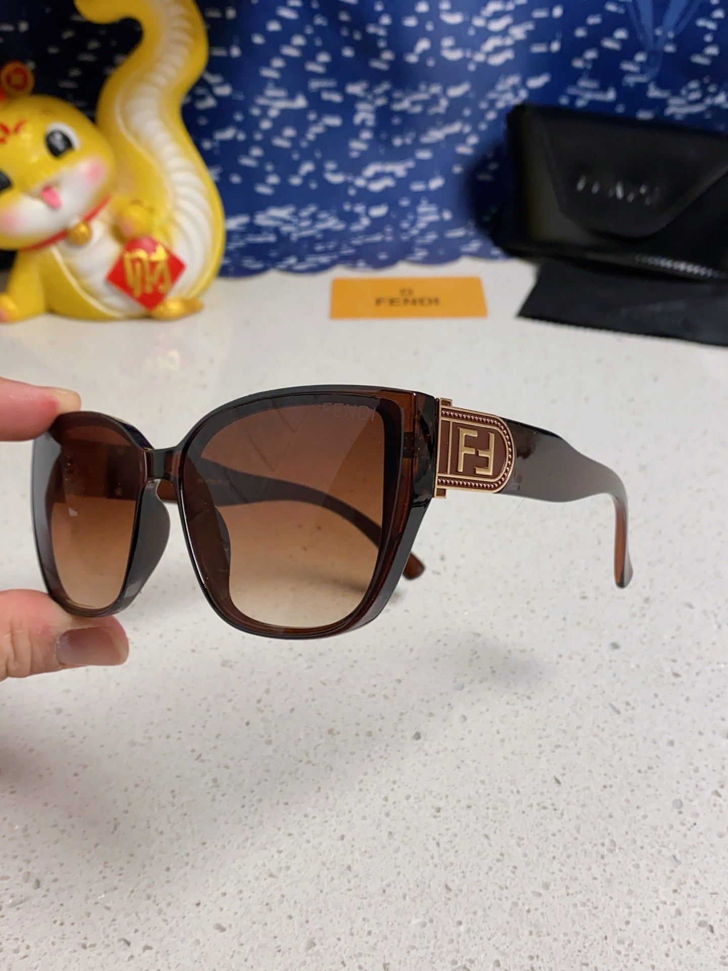 Fendi Polarized Cat-Eye Brown Lens Sunglasses for Men & Women - detail image 6