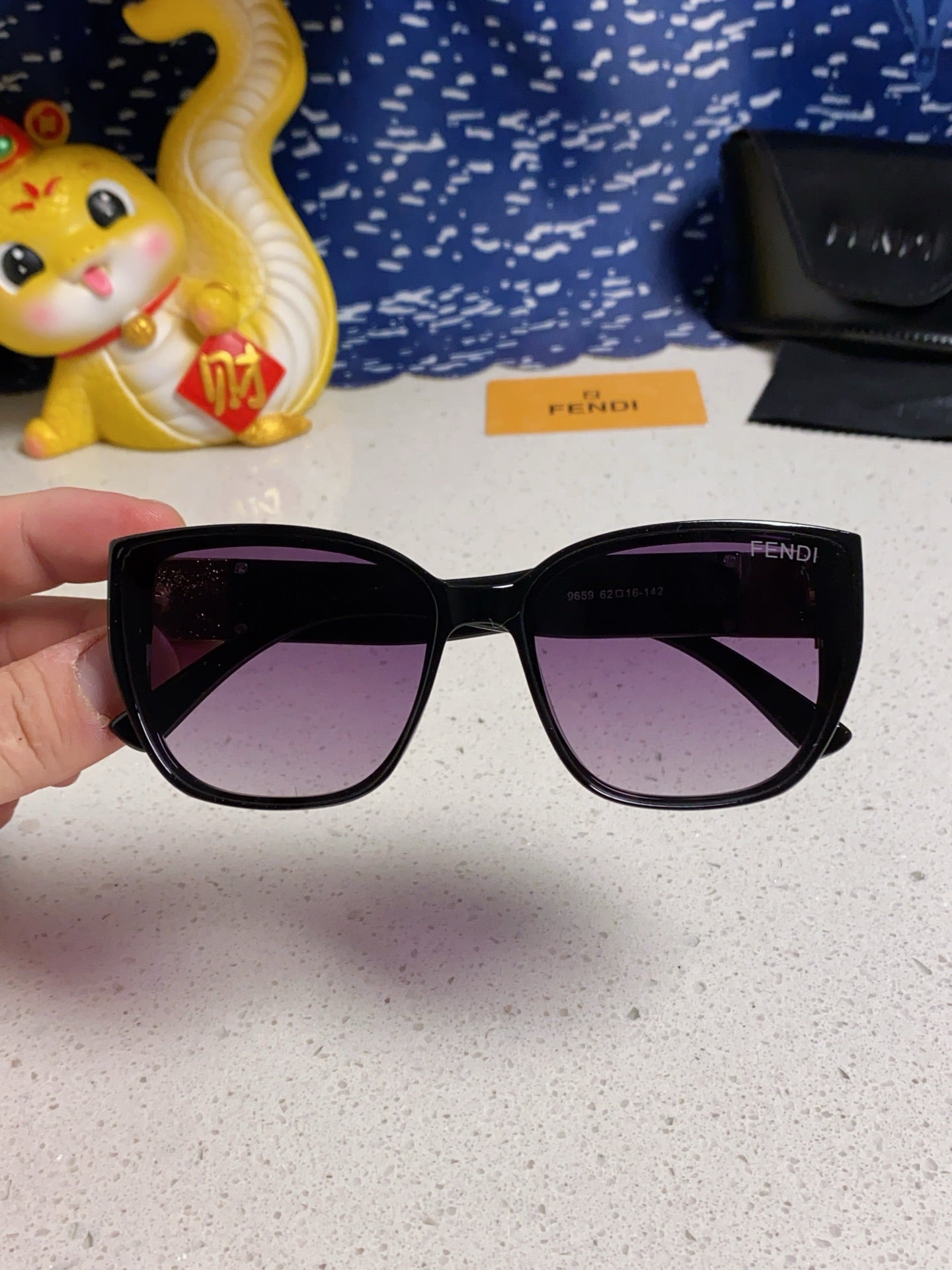 Fendi Polarized Cat-Eye Silver Lens Sunglasses for Men & Women - 449818 - detail image 4
