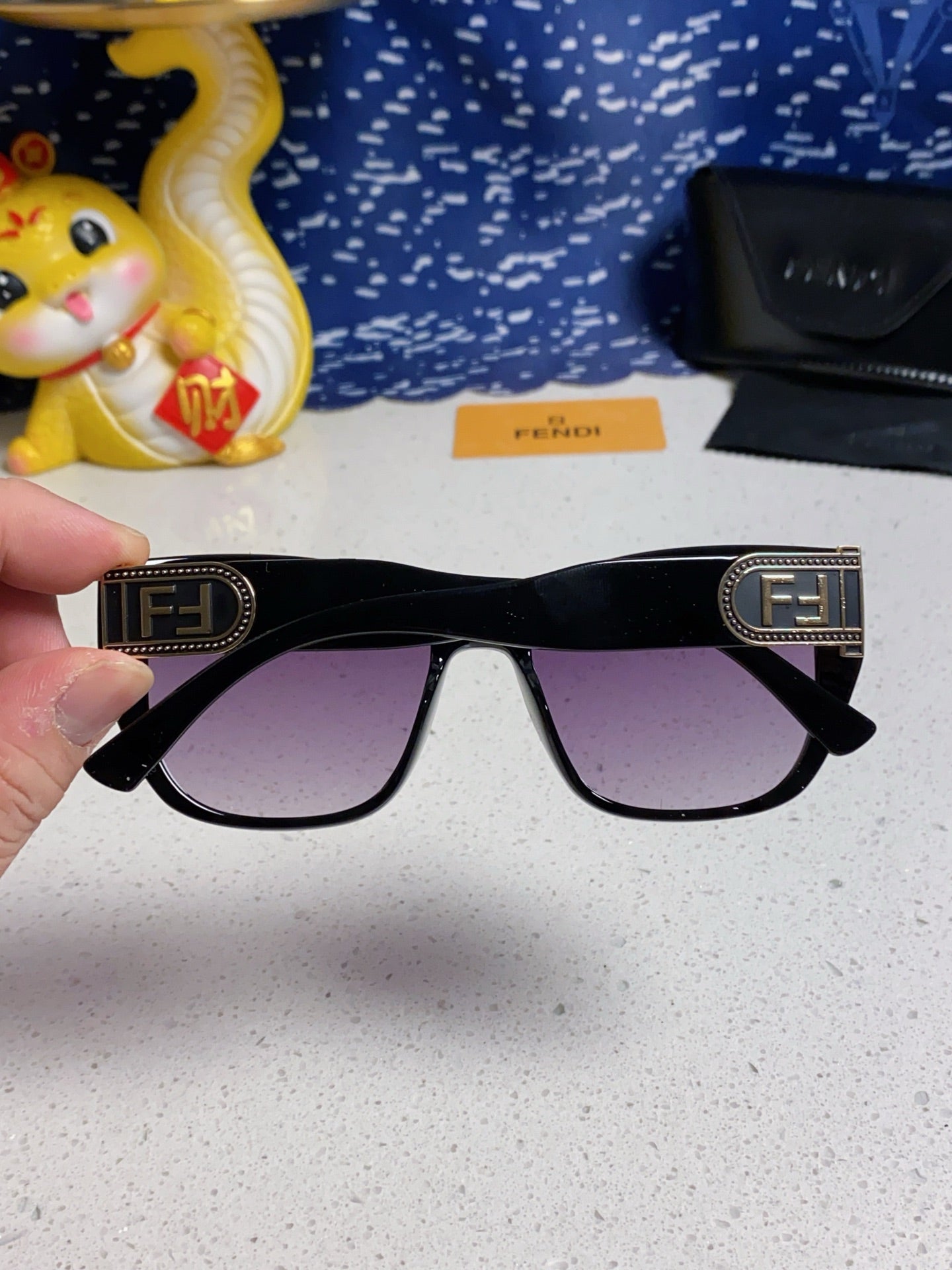 Fendi Polarized Cat-Eye Silver Lens Sunglasses for Men & Women - 449818 - detail image 5