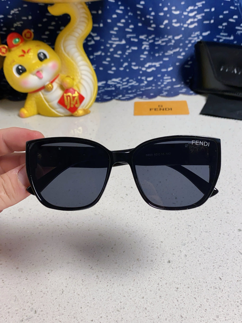 Fendi Polarized Cat-Eye Silver Lens Sunglasses for Men & Women - detail image 4