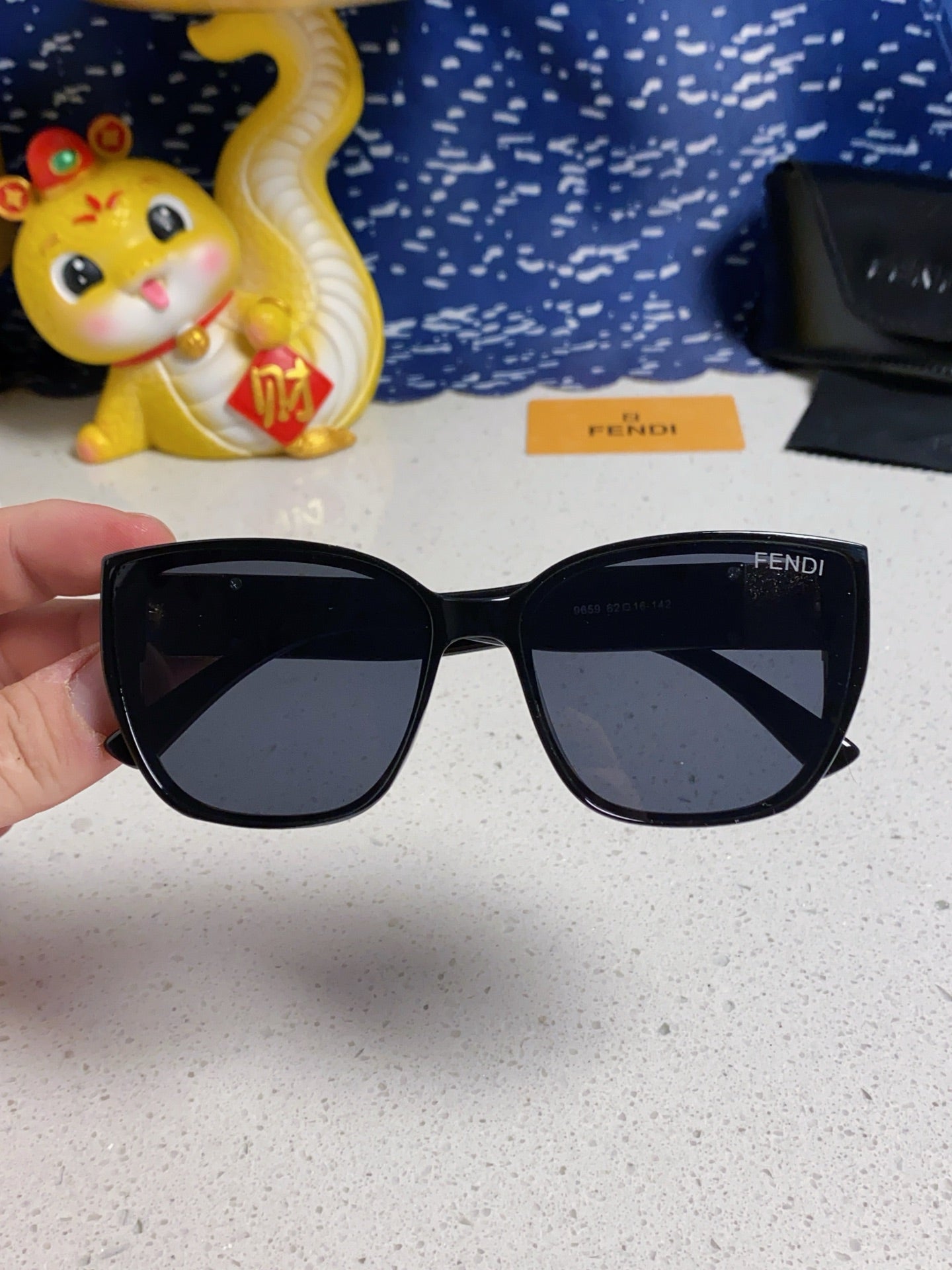 Fendi Polarized Cat-Eye Silver Lens Sunglasses for Men & Women - detail image 4