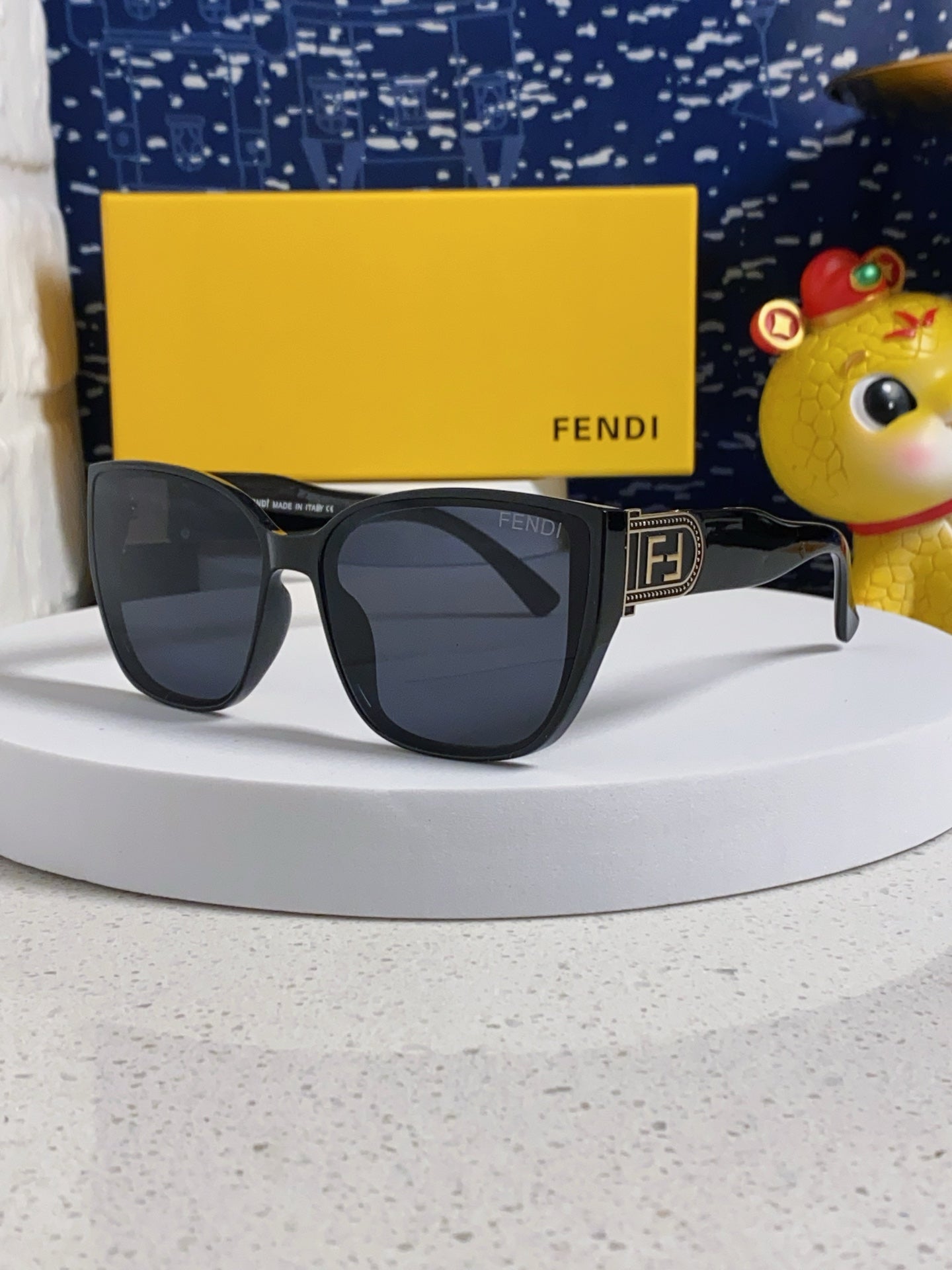 Fendi Polarized Cat-Eye Silver Lens Sunglasses for Men & Women