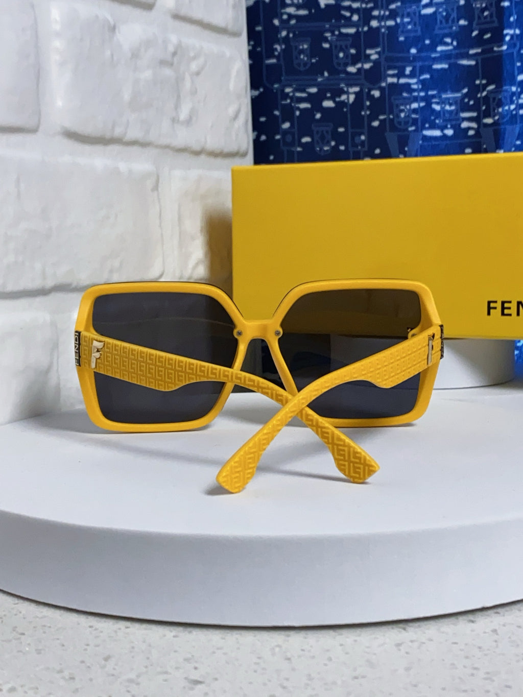Fendi Oversized Gray Lens Sunglasses for Women - 466190 - detail image 3