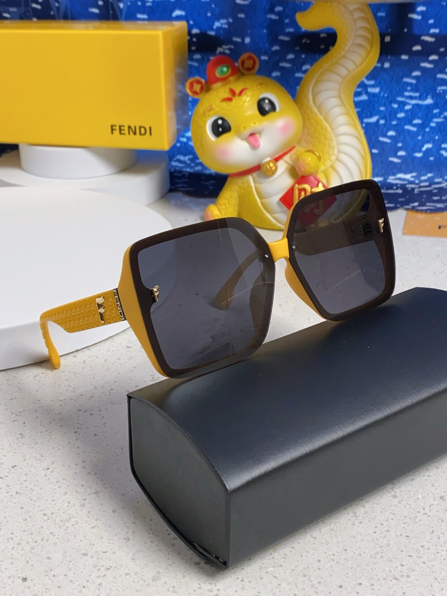 Fendi Oversized Gray Lens Sunglasses for Women - 466190 - detail image 9