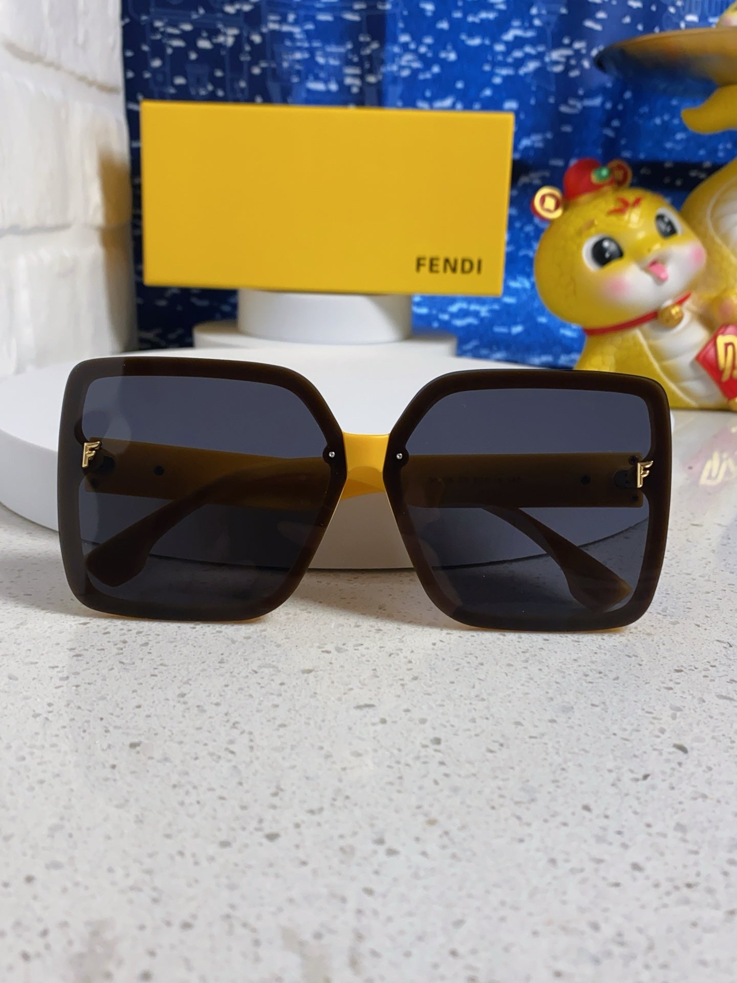 Fendi Oversized Gray Lens Sunglasses for Women - 466190 - detail image 8