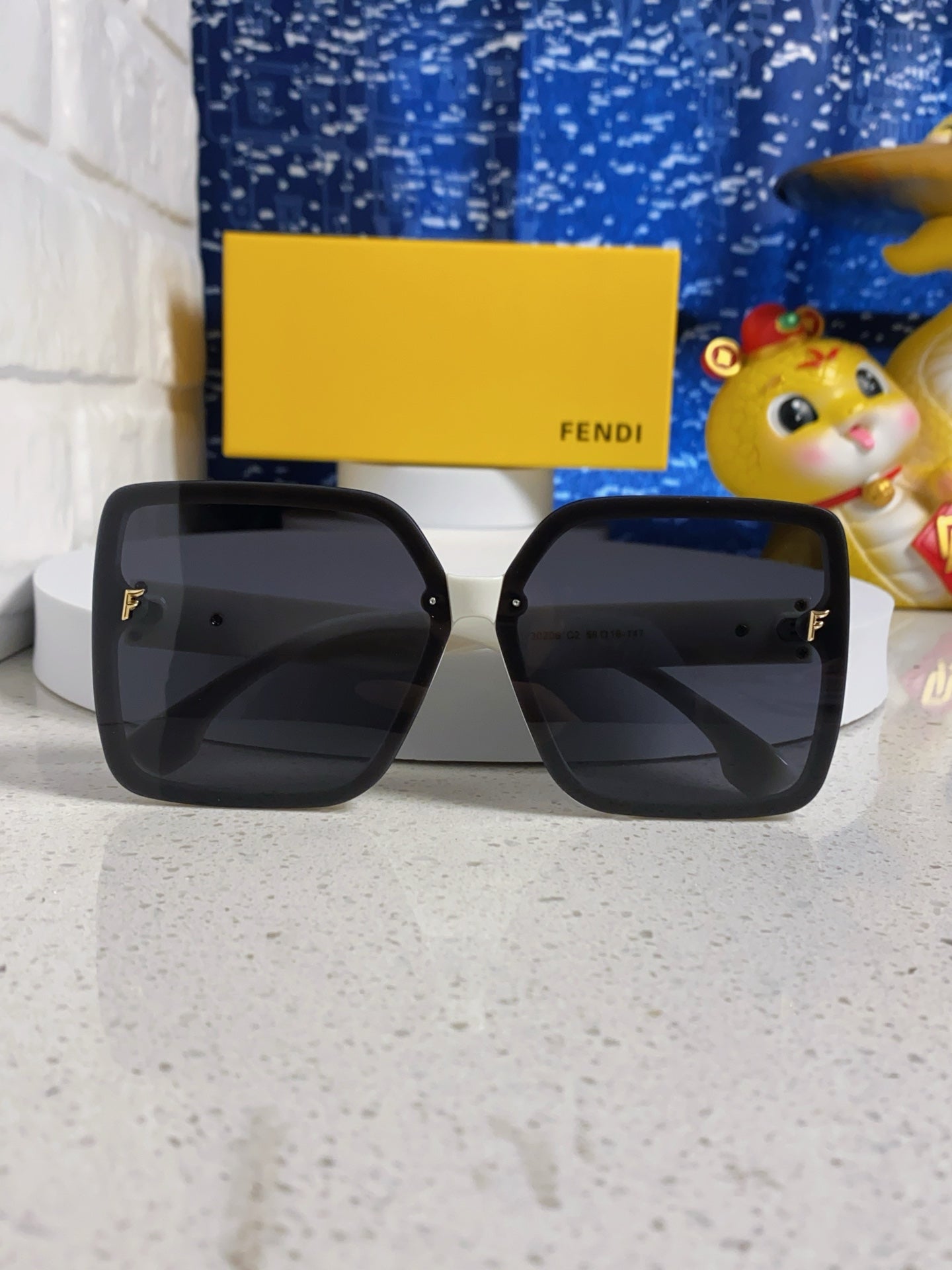 Fendi Oversized Gray Lens Sunglasses for Women - detail image 8