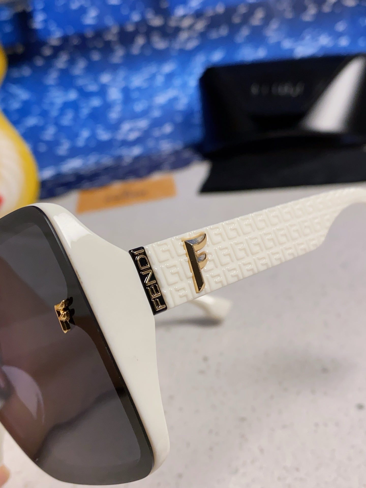 Fendi Oversized Gray Lens Sunglasses for Women - detail image 7