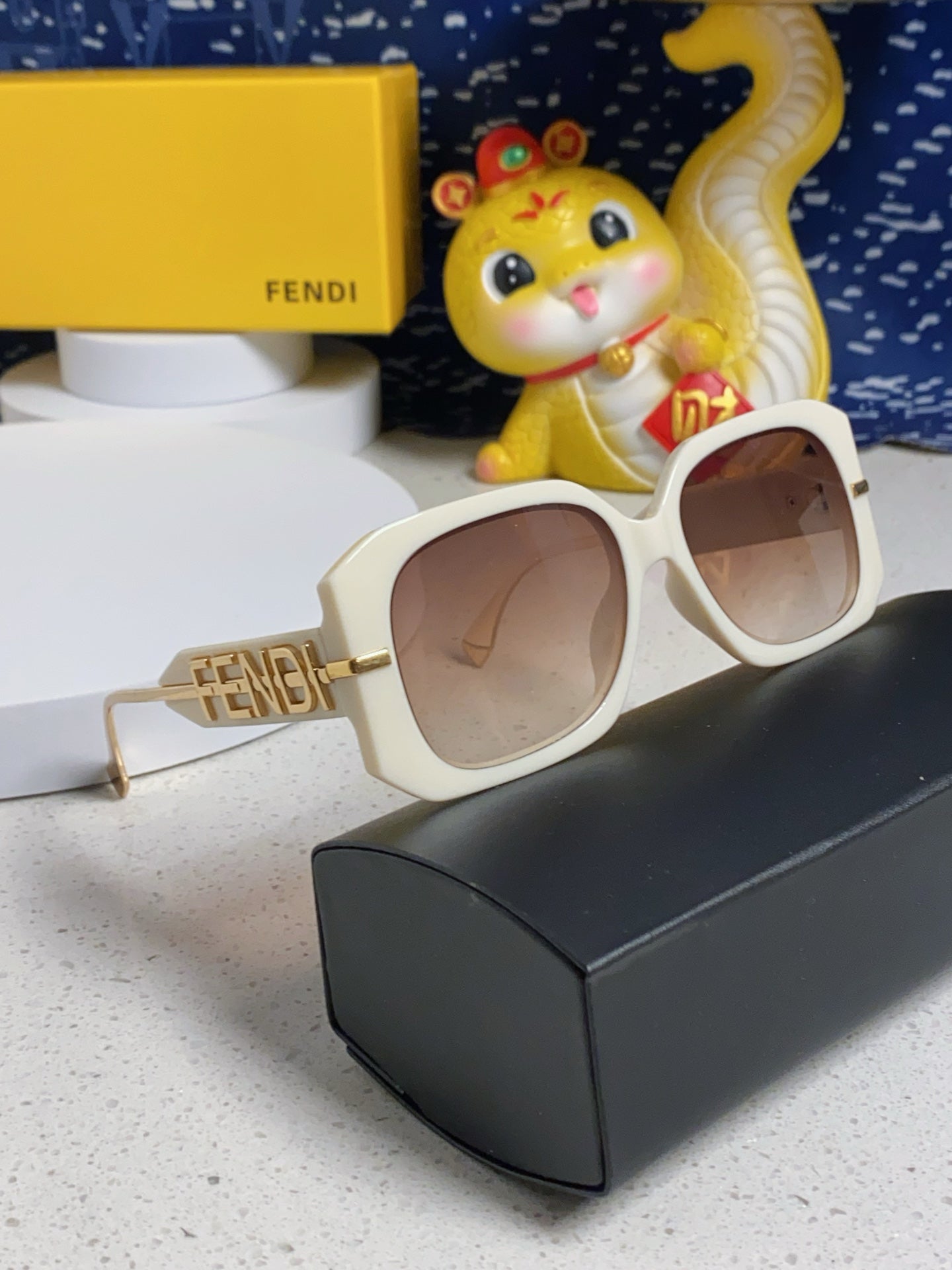 Fendi Oversized Brown Lens Sunglasses for Women - 466211 - detail image 9