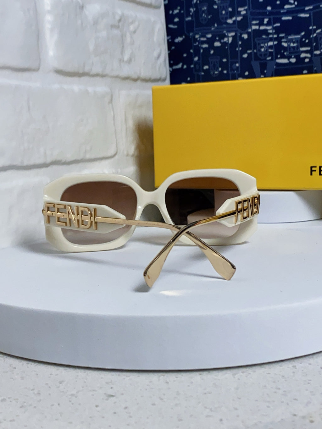 Fendi Oversized Brown Lens Sunglasses for Women - 466211 - detail image 3