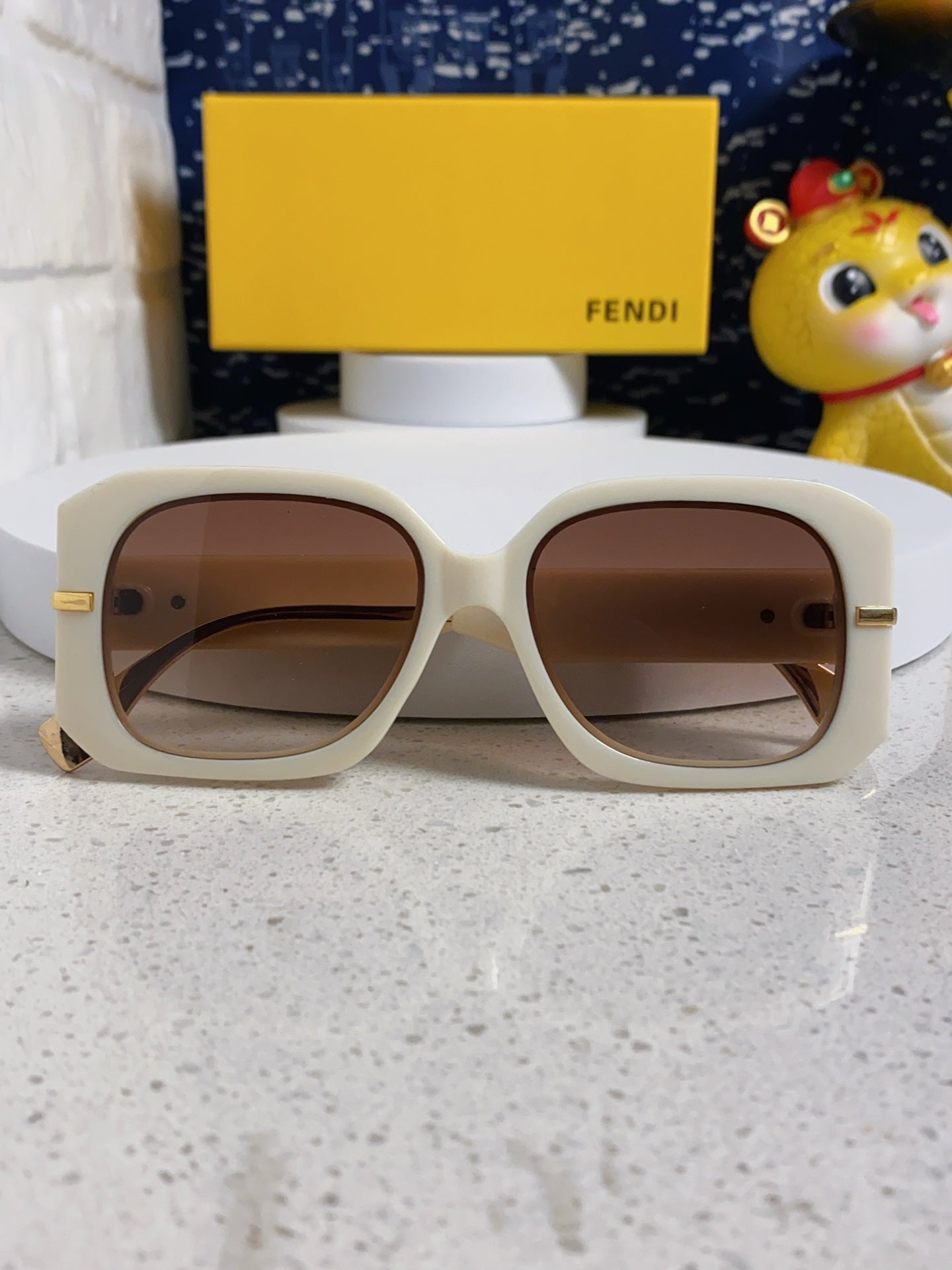 Fendi Oversized Brown Lens Sunglasses for Women - 466211 - detail image 8