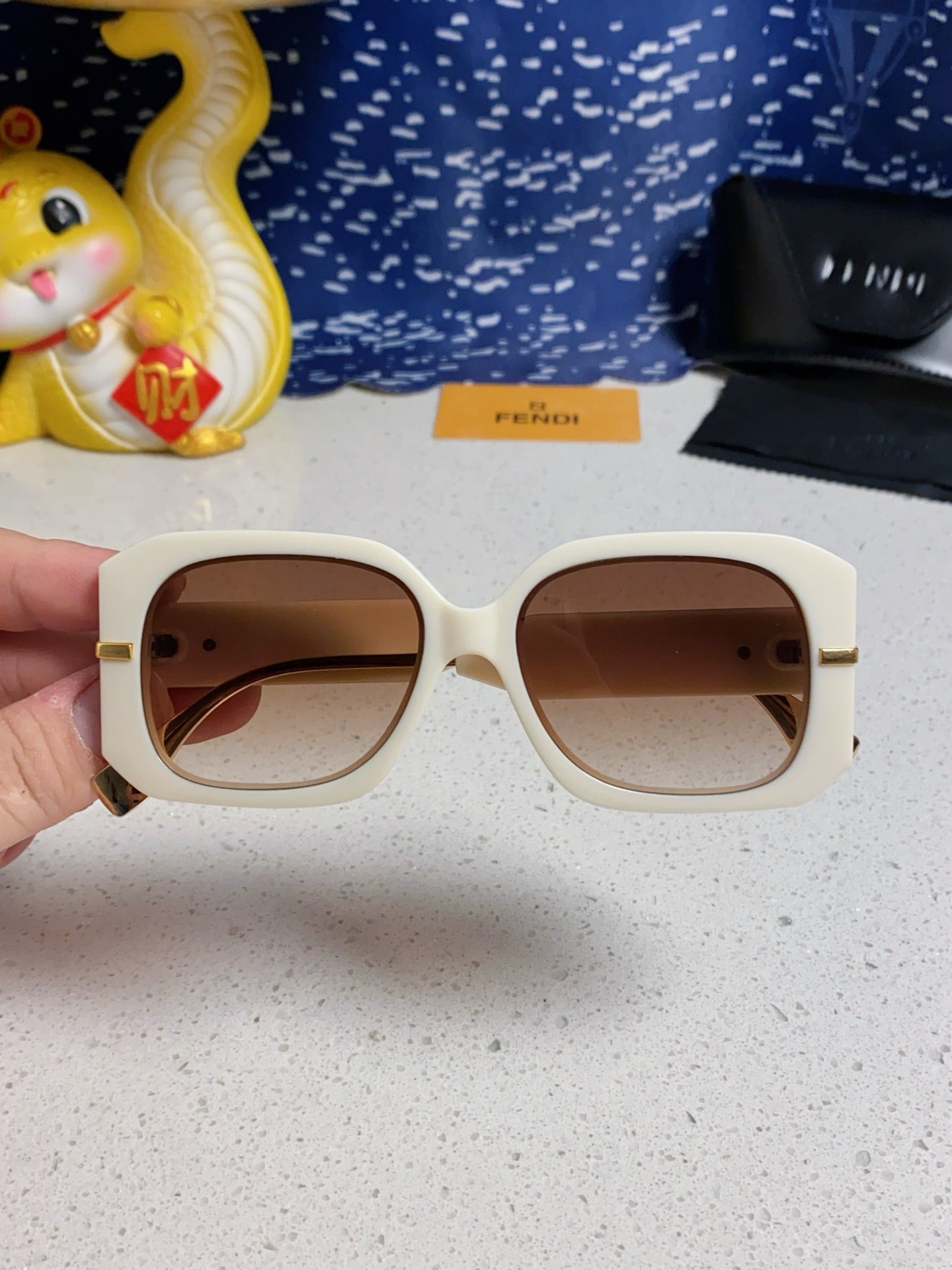 Fendi Oversized Brown Lens Sunglasses for Women - 466211 - detail image 4