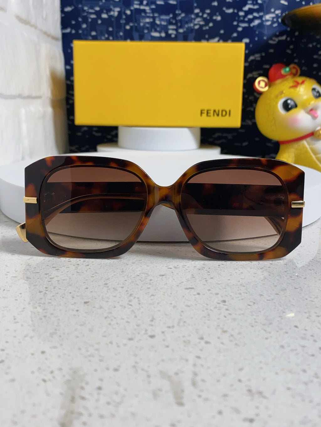 Fendi Oversized Brown Lens Sunglasses for Women - detail image 7