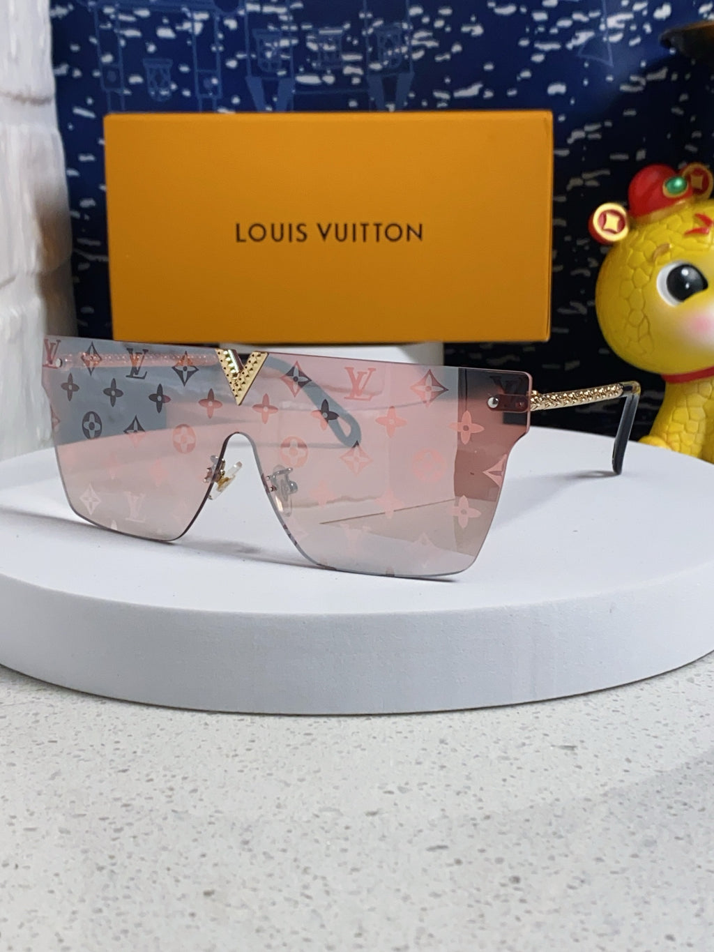 Louis Vuitton Fashion Silver Lens Sunglasses for Men & Women - 493049
