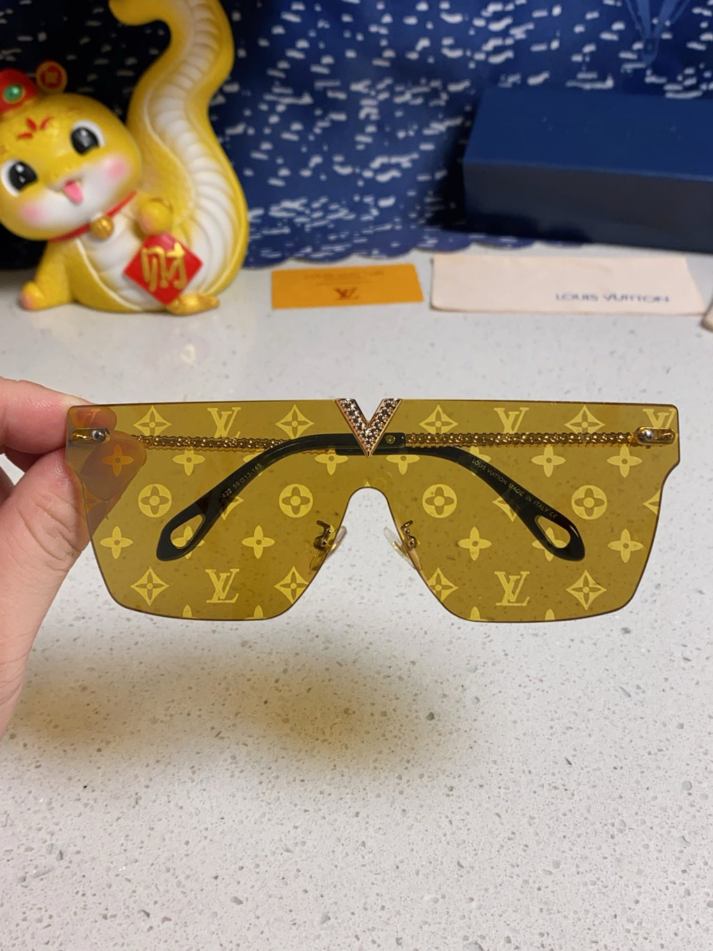 Louis Vuitton Fashion Gold Lens Sunglasses for Men & Women - 493050 - detail image 4