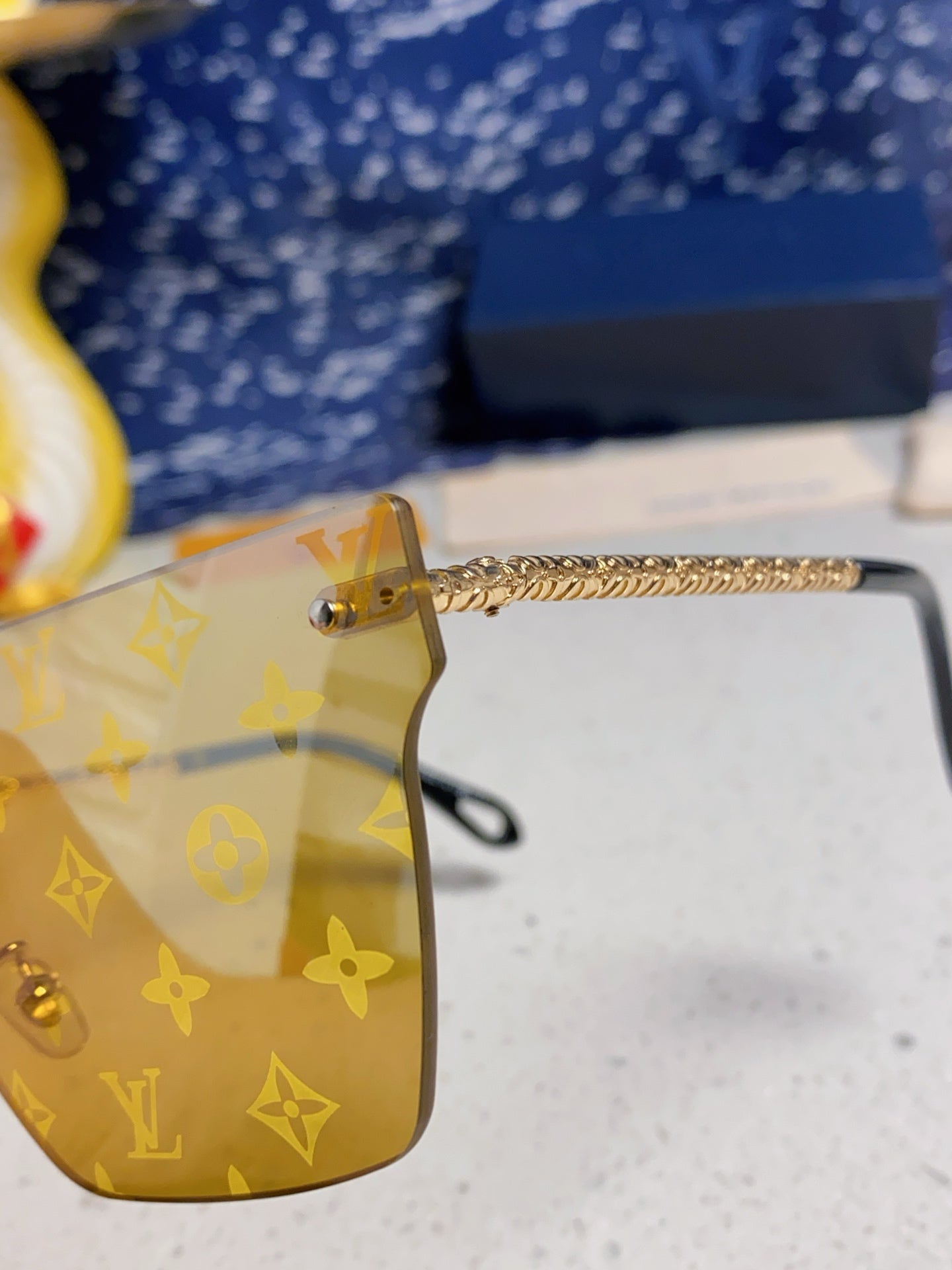 Louis Vuitton Fashion Gold Lens Sunglasses for Men & Women - 493050 - detail image 7