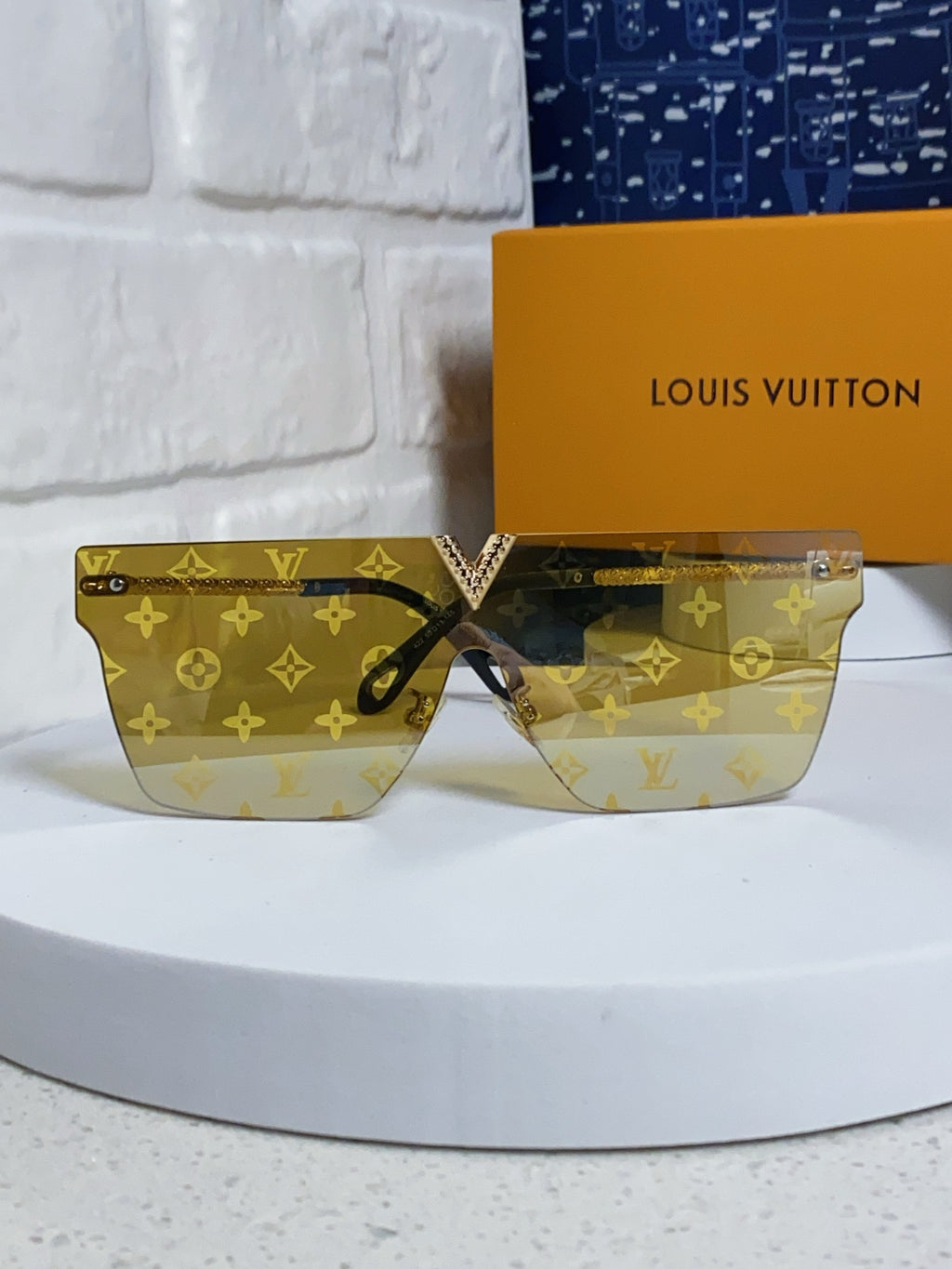 Louis Vuitton Fashion Gold Lens Sunglasses for Men & Women - 493050 - detail image 2