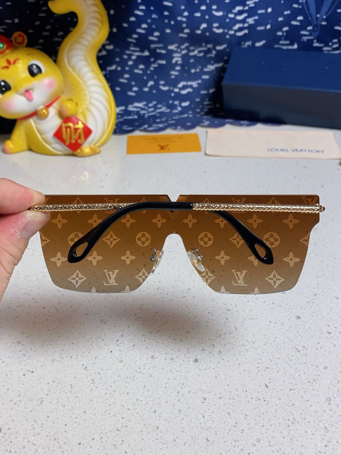 Louis Vuitton Fashion Silver Lens Sunglasses for Men & Women - 493051 - detail image 5