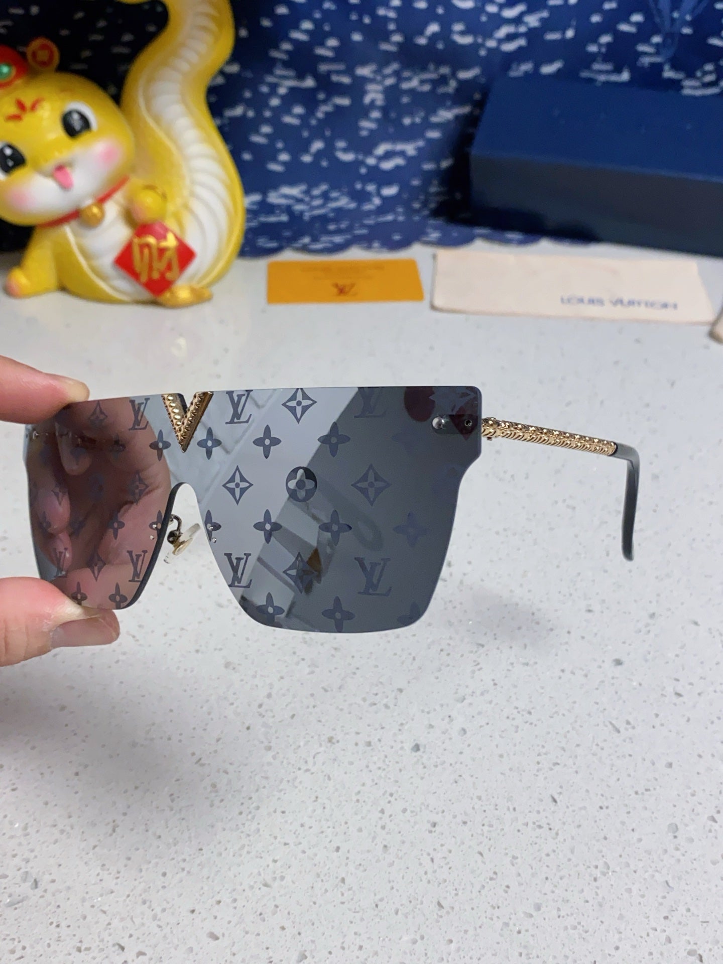 Louis Vuitton Fashion Silver Lens Sunglasses for Men & Women - 493053 - detail image 6
