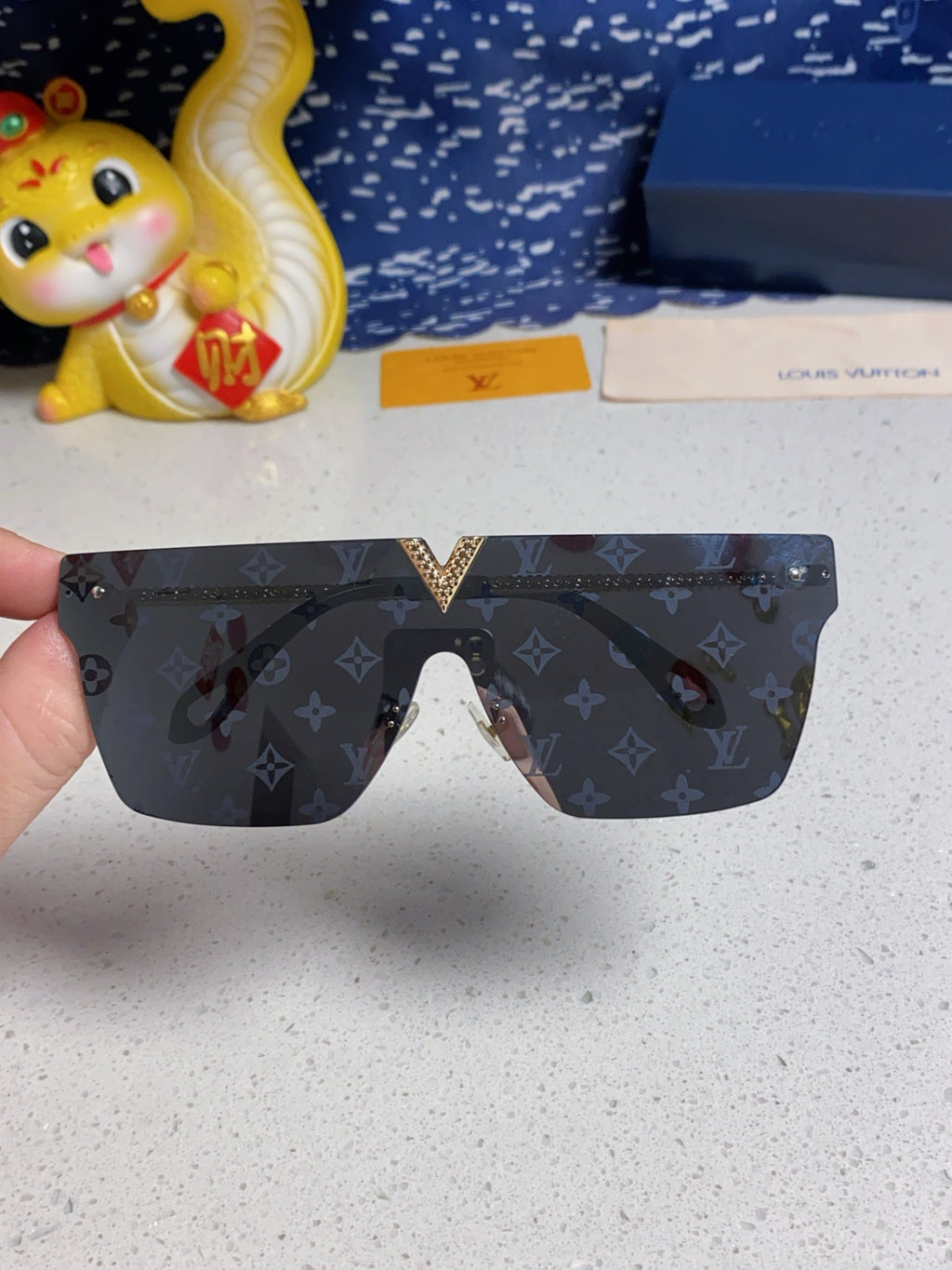 Louis Vuitton Fashion Silver Lens Sunglasses for Men & Women - 493053 - detail image 4