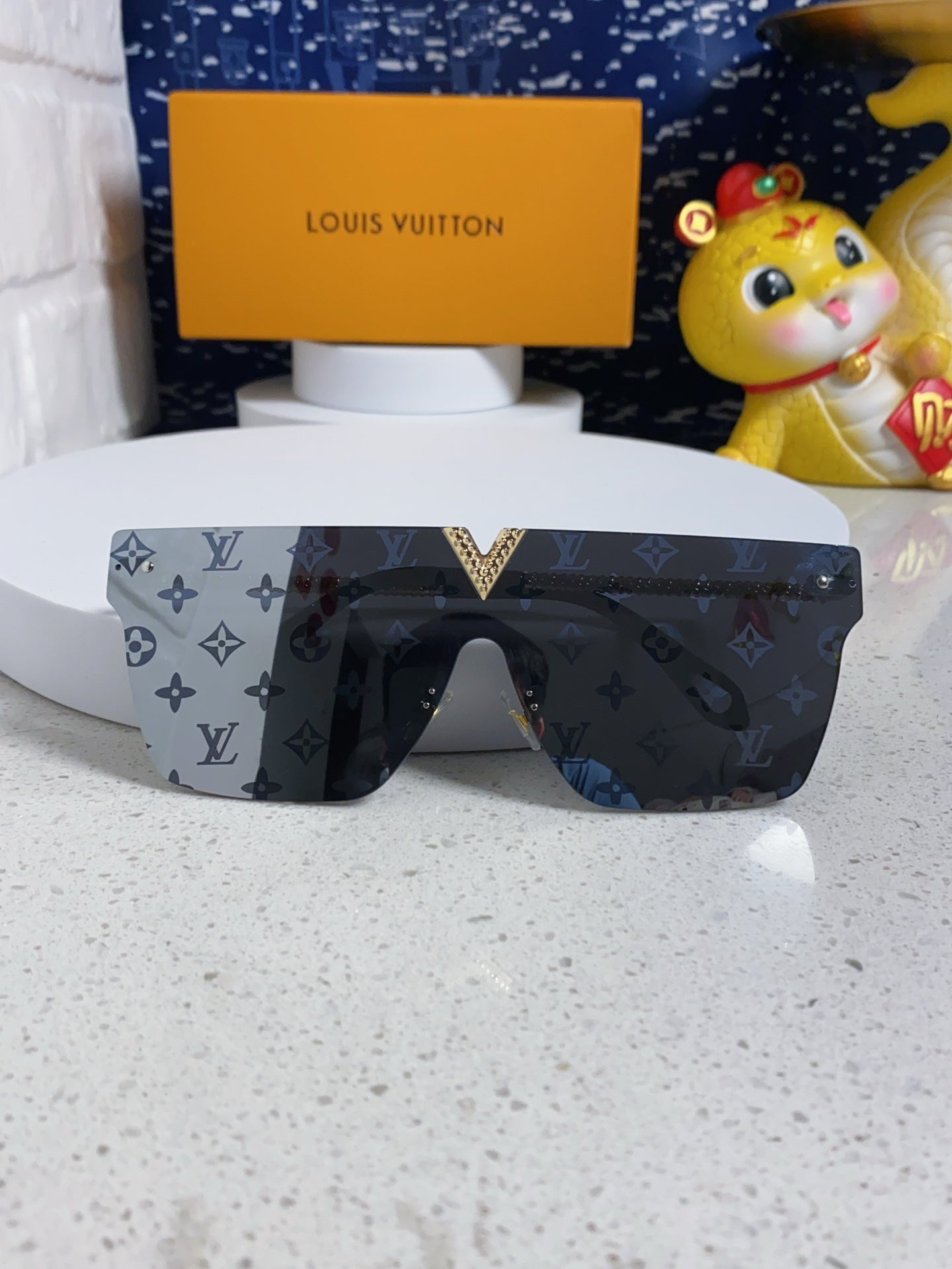Louis Vuitton Fashion Silver Lens Sunglasses for Men & Women - 493053 - detail image 9