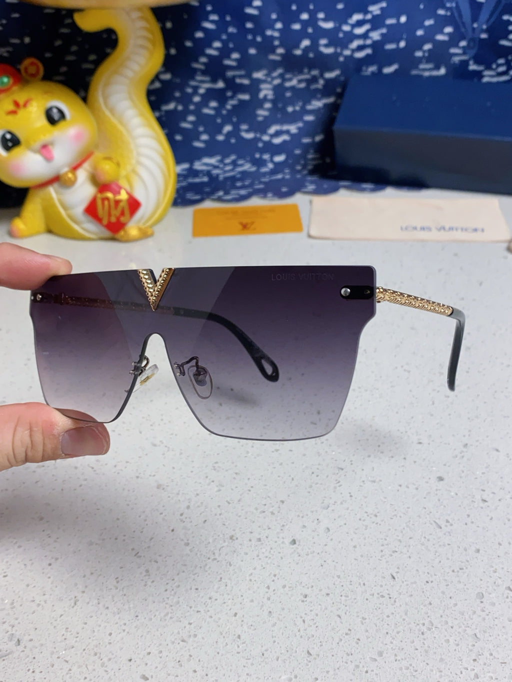Louis Vuitton Fashion Silver Lens Sunglasses for Men & Women - 493054 - detail image 6