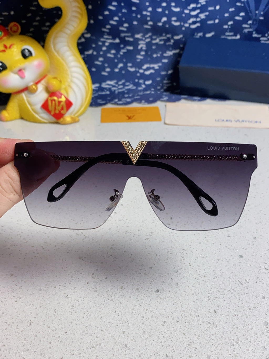 Louis Vuitton Fashion Silver Lens Sunglasses for Men & Women - 493054 - detail image 4