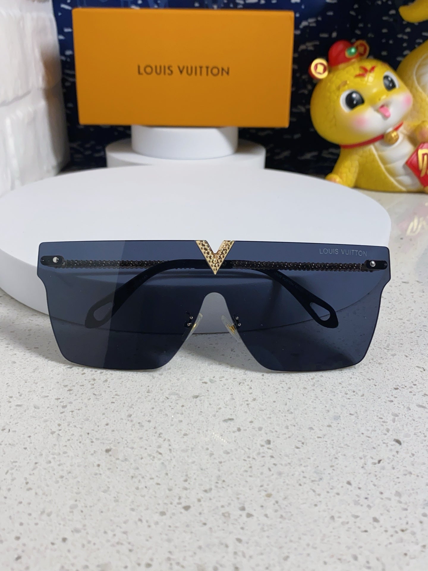Louis Vuitton Fashion Blue Lens Sunglasses for Men & Women - 493055 - detail image 9