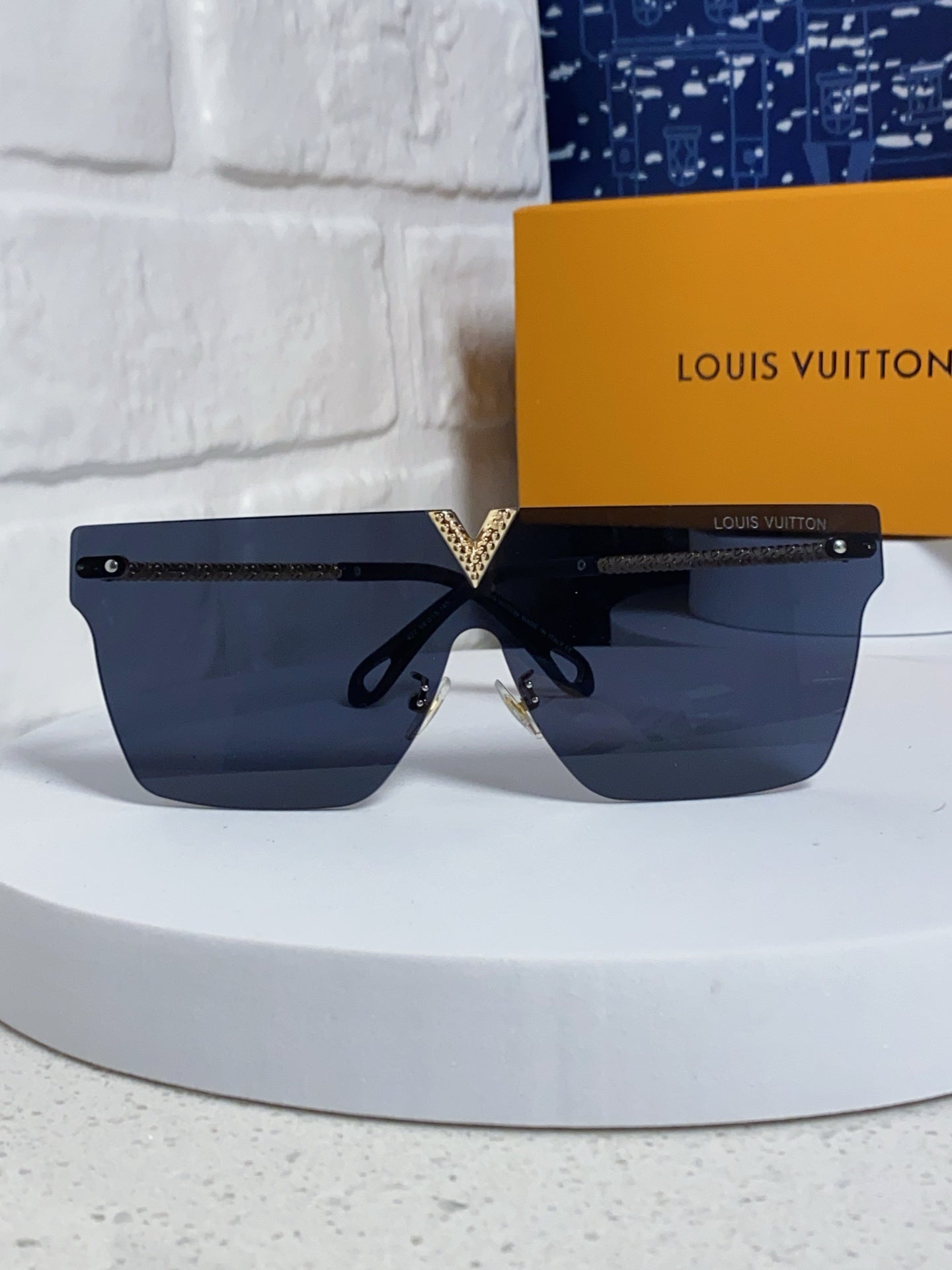 Louis Vuitton Fashion Blue Lens Sunglasses for Men & Women - 493055 - detail image 2