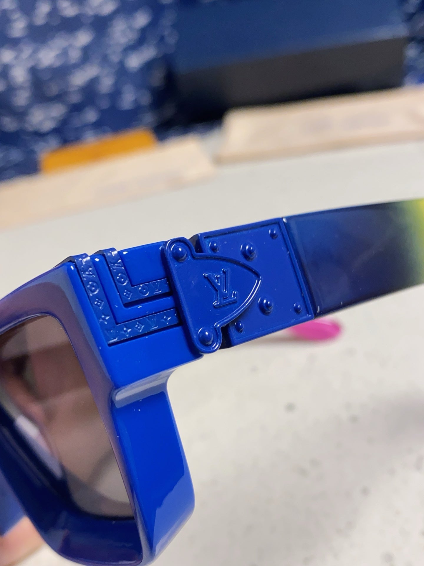Louis Vuitton M96006 Square Blue Lens Sunglasses for Men & Women - detail image 8