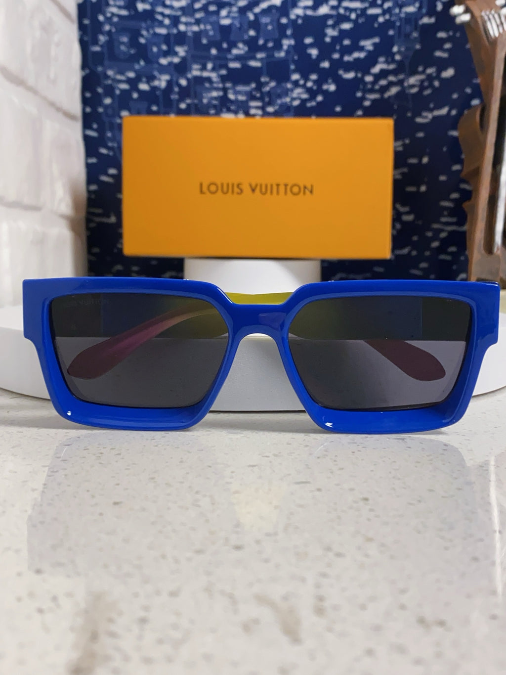 Louis Vuitton M96006 Square Blue Lens Sunglasses for Men & Women - detail image 10
