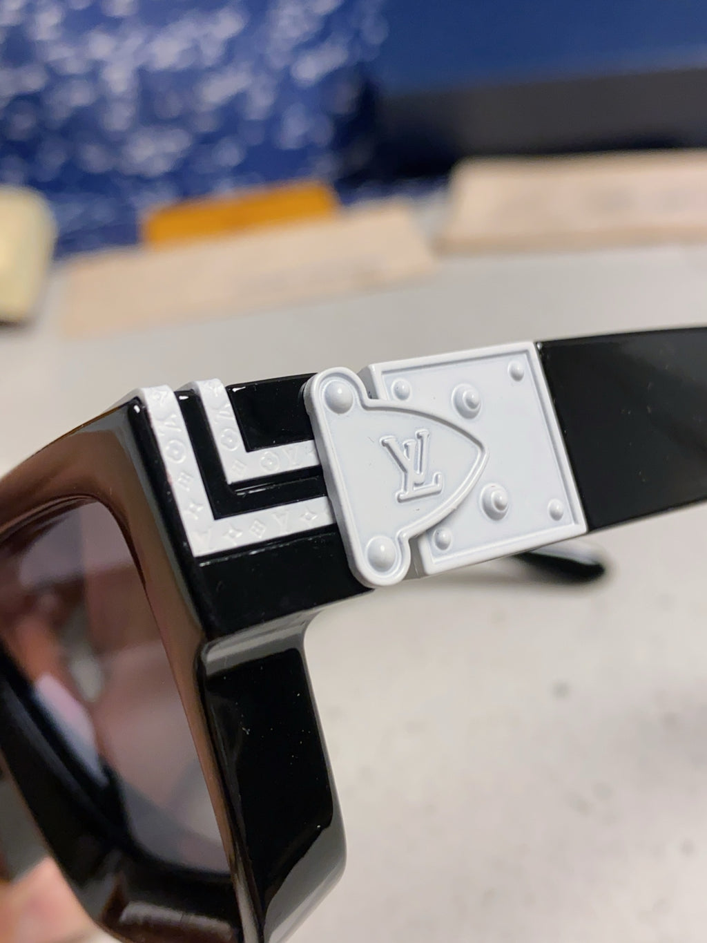 Louis Vuitton M96006 Square Silver Lens Sunglasses for Men & Women - detail image 7