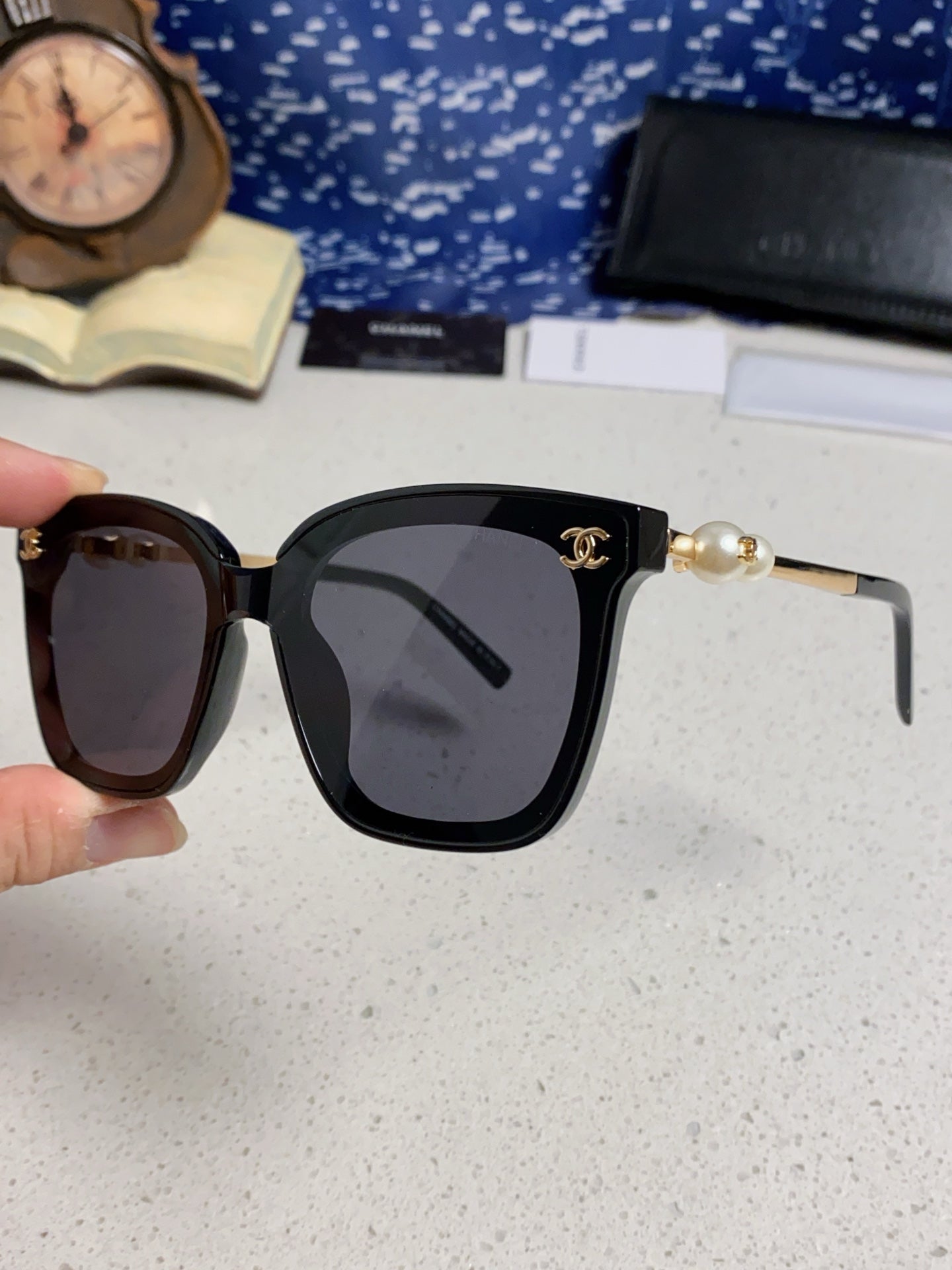 Chanel Fashion Gray Lens Sunglasses for Women - 431670 - detail image 6