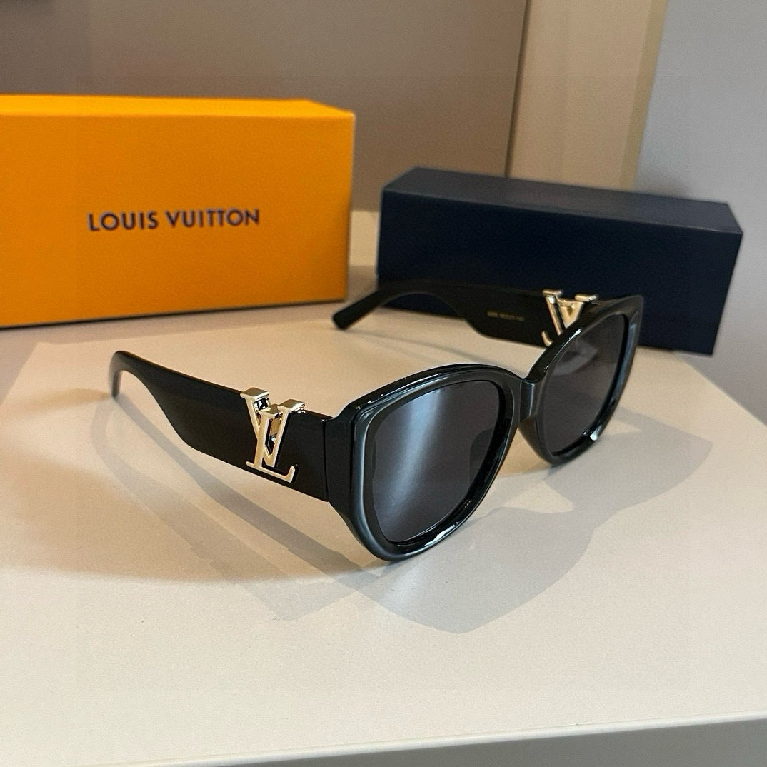 Louis Vuitton Fashion Gold Lens Sunglasses for Men & Women - 431142