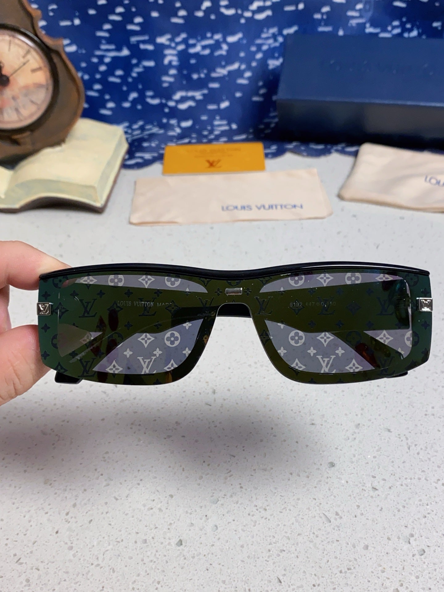Louis Vuitton Fashion Green Lens Sunglasses for Men & Women - detail image 4