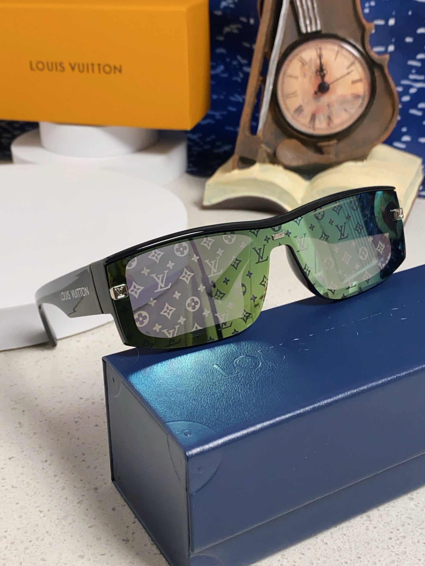 Louis Vuitton Fashion Green Lens Sunglasses for Men & Women - detail image 10