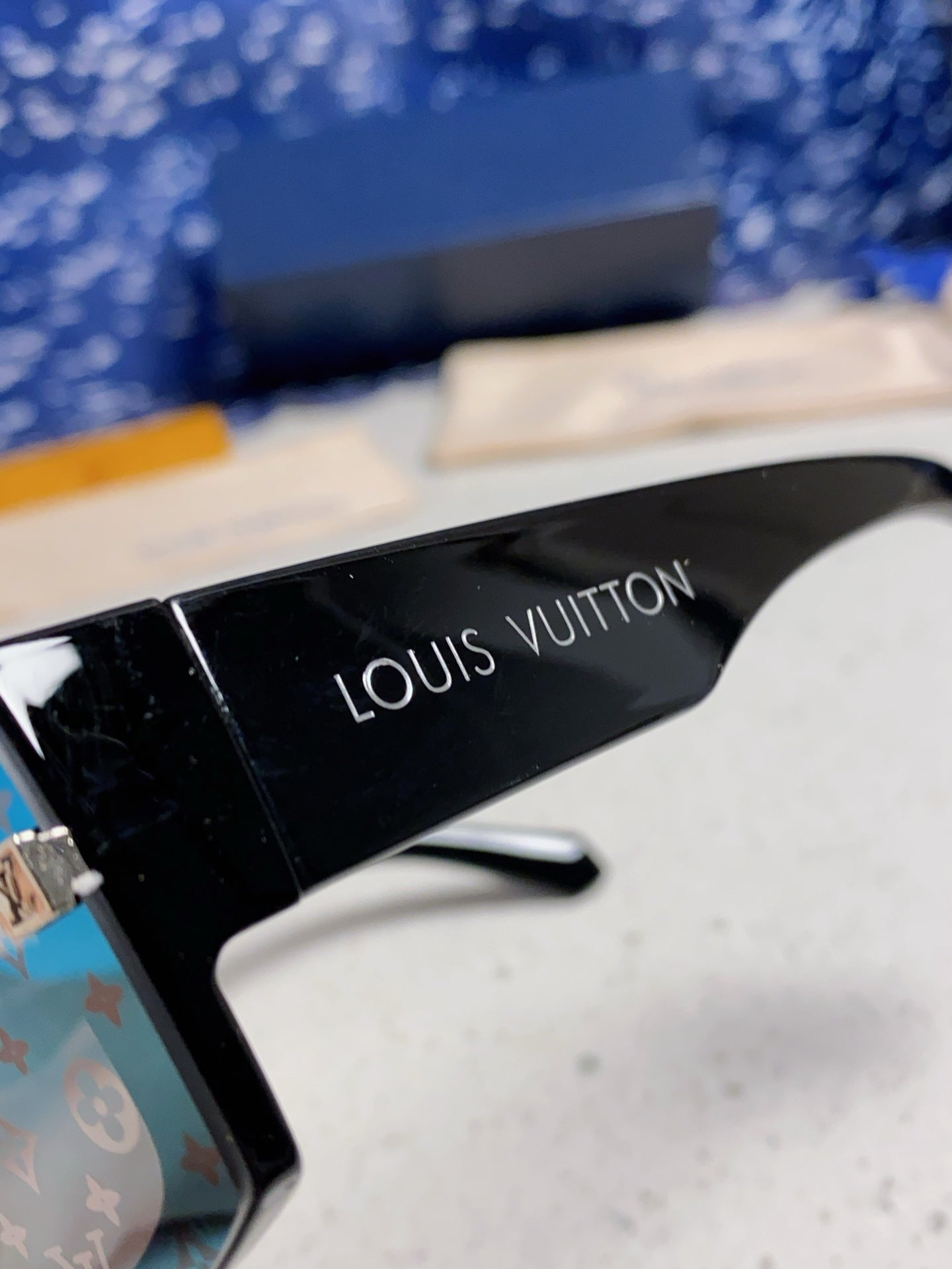Louis Vuitton Fashion Green Lens Sunglasses for Men & Women - detail image 7
