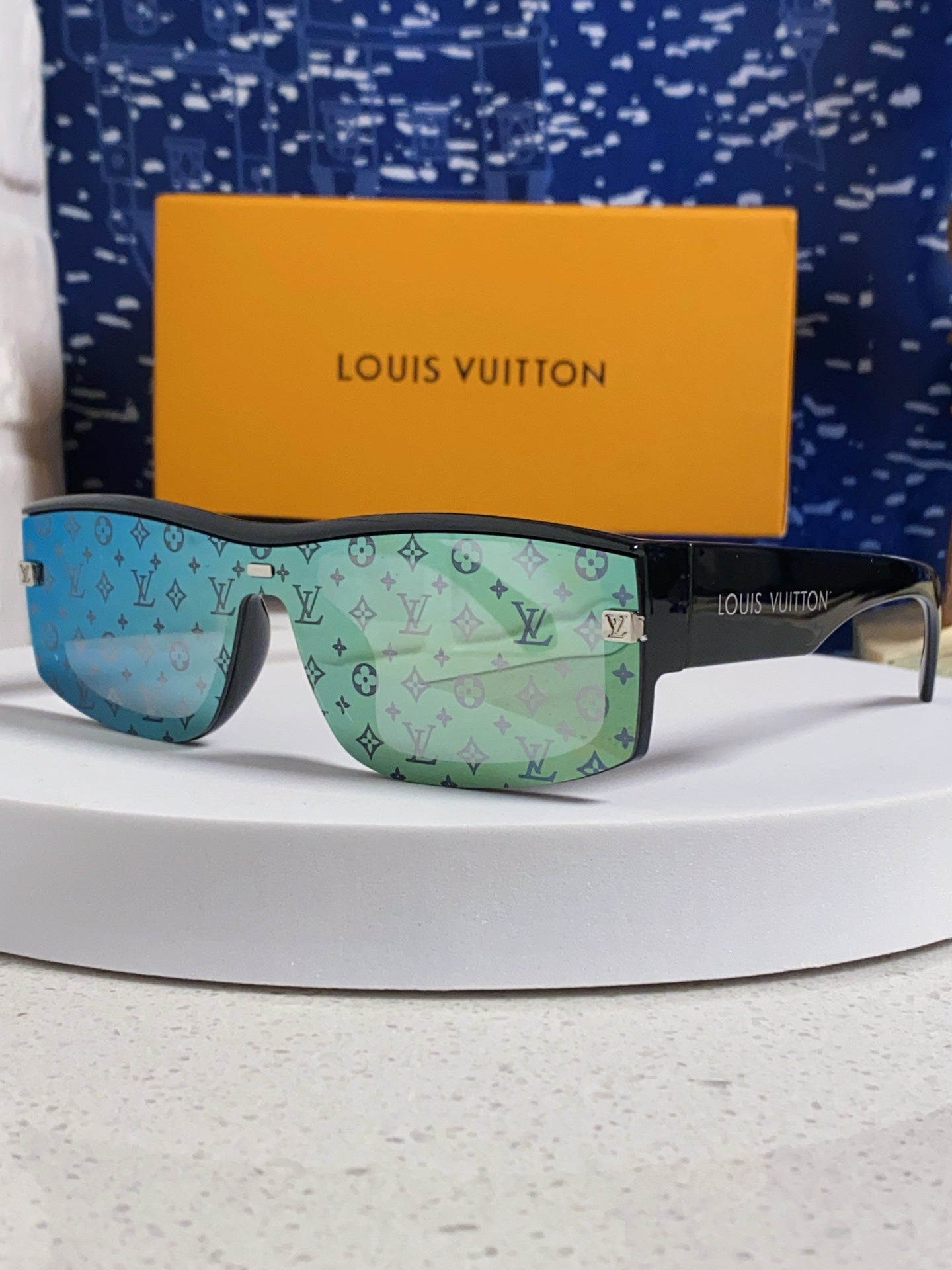 Louis Vuitton Fashion Green Lens Sunglasses for Men & Women