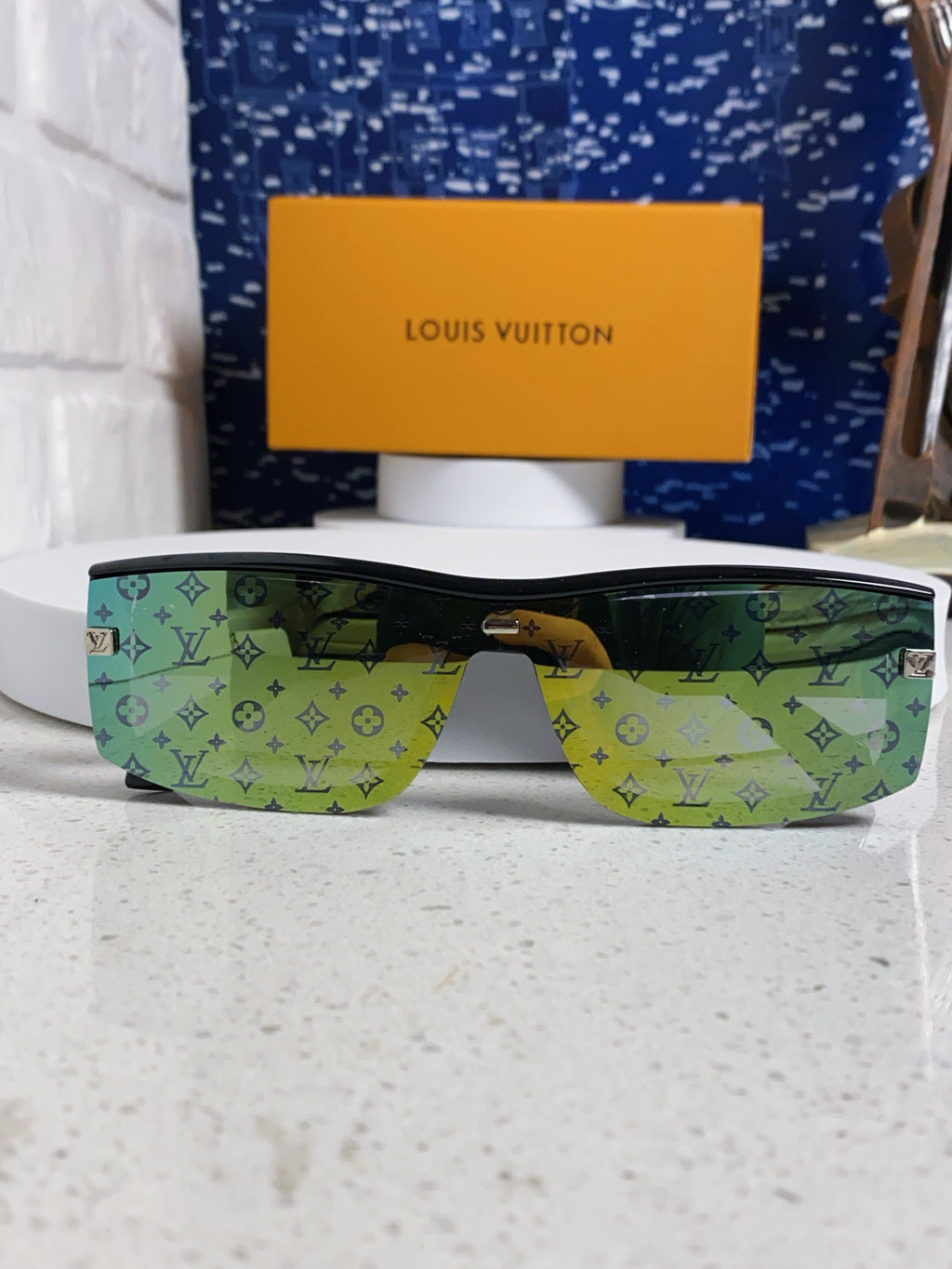 Louis Vuitton Fashion Green Lens Sunglasses for Men & Women - detail image 9