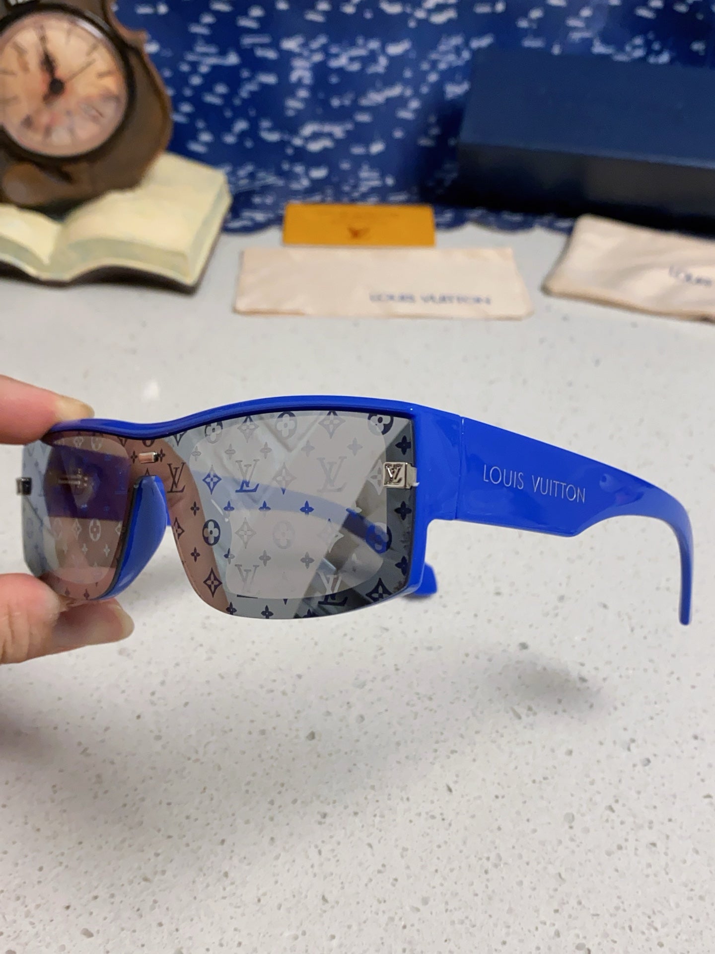Louis Vuitton Fashion Silver Lens Sunglasses for Men & Women - 464659 - detail image 6
