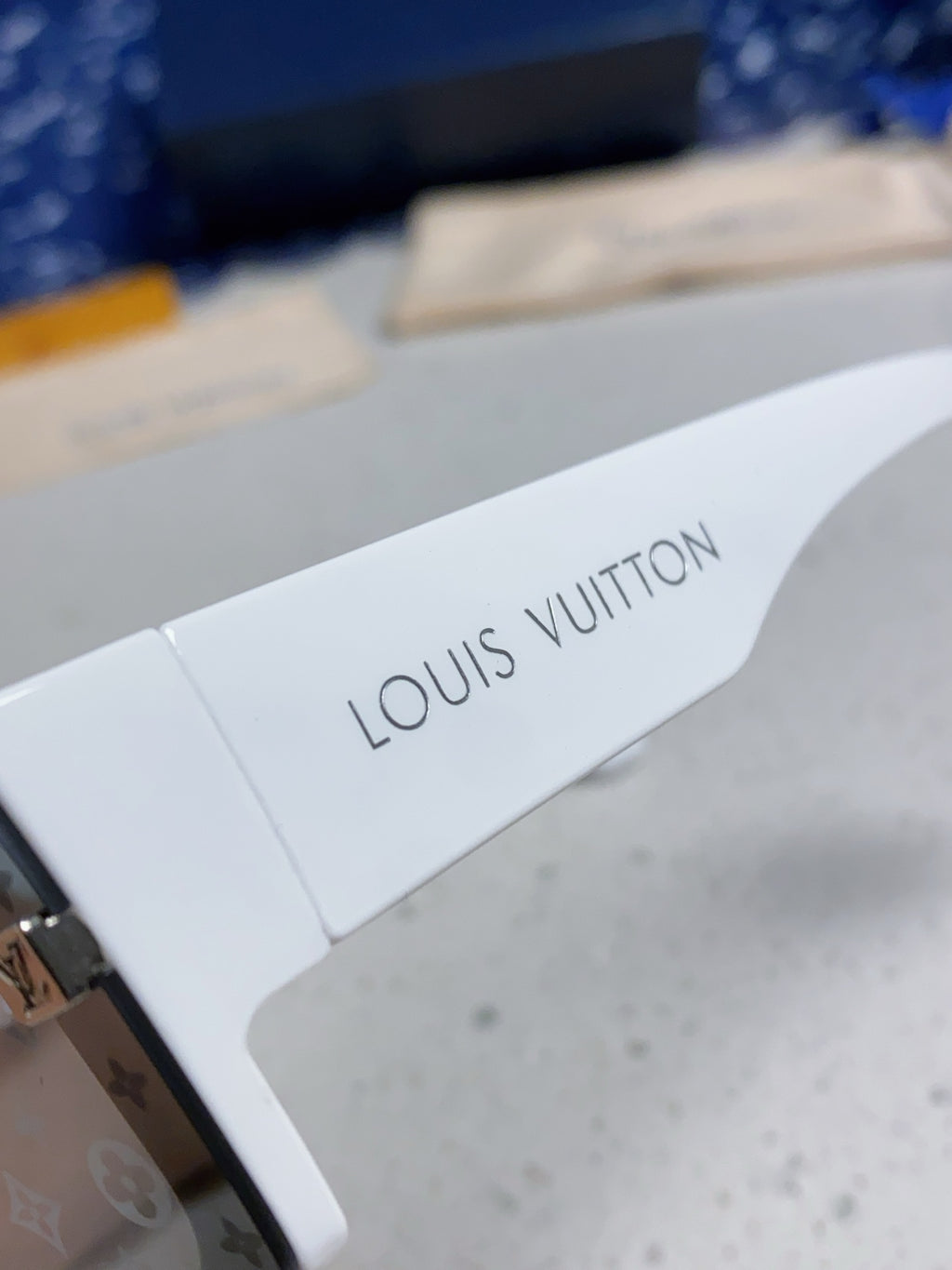Louis Vuitton Fashion Gray Lens Sunglasses for Men & Women - 464660 - detail image 7