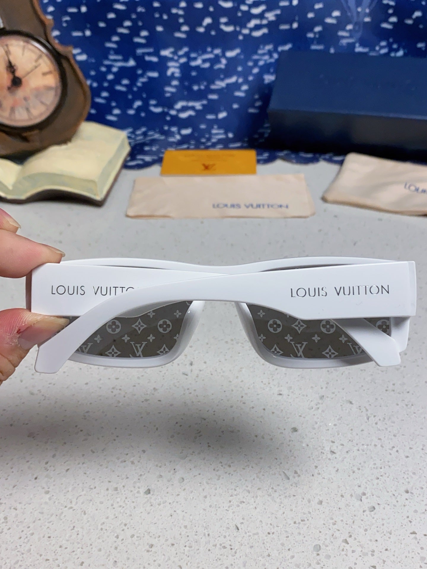 Louis Vuitton Fashion Gray Lens Sunglasses for Men & Women - 464660 - detail image 5