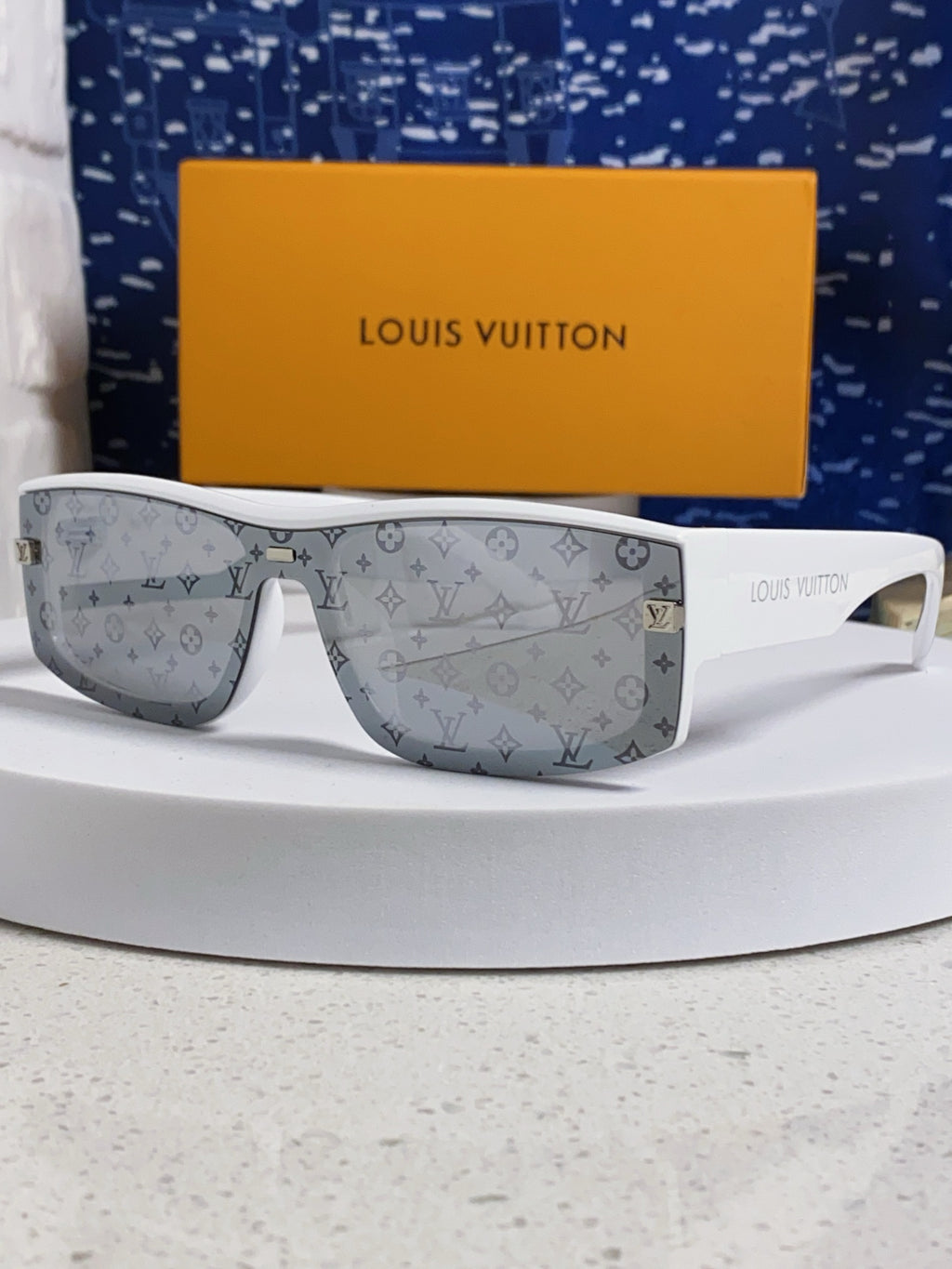 Louis Vuitton Fashion Gray Lens Sunglasses for Men & Women - 464660