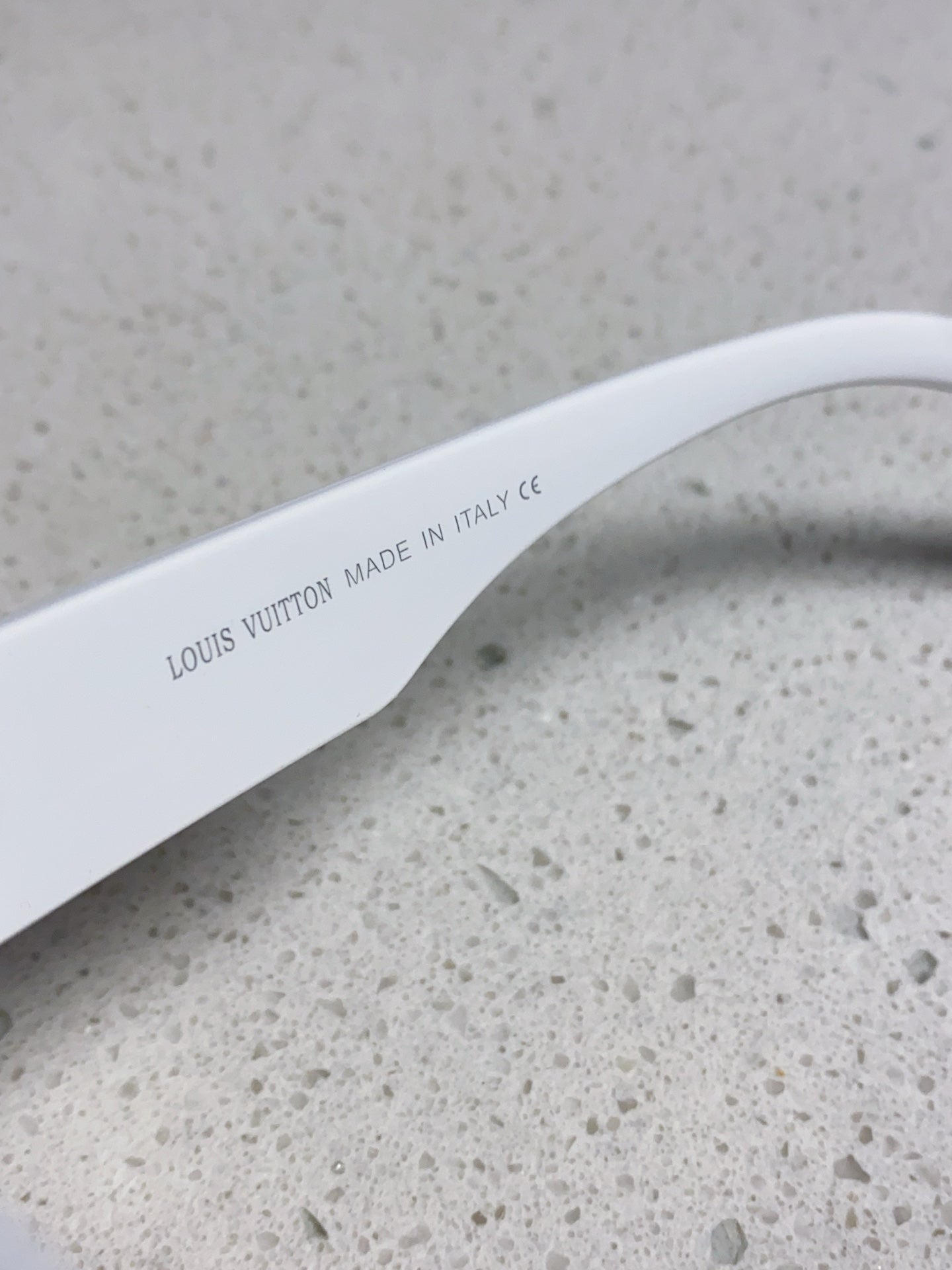 Louis Vuitton Fashion Gray Lens Sunglasses for Men & Women - 464660 - detail image 8
