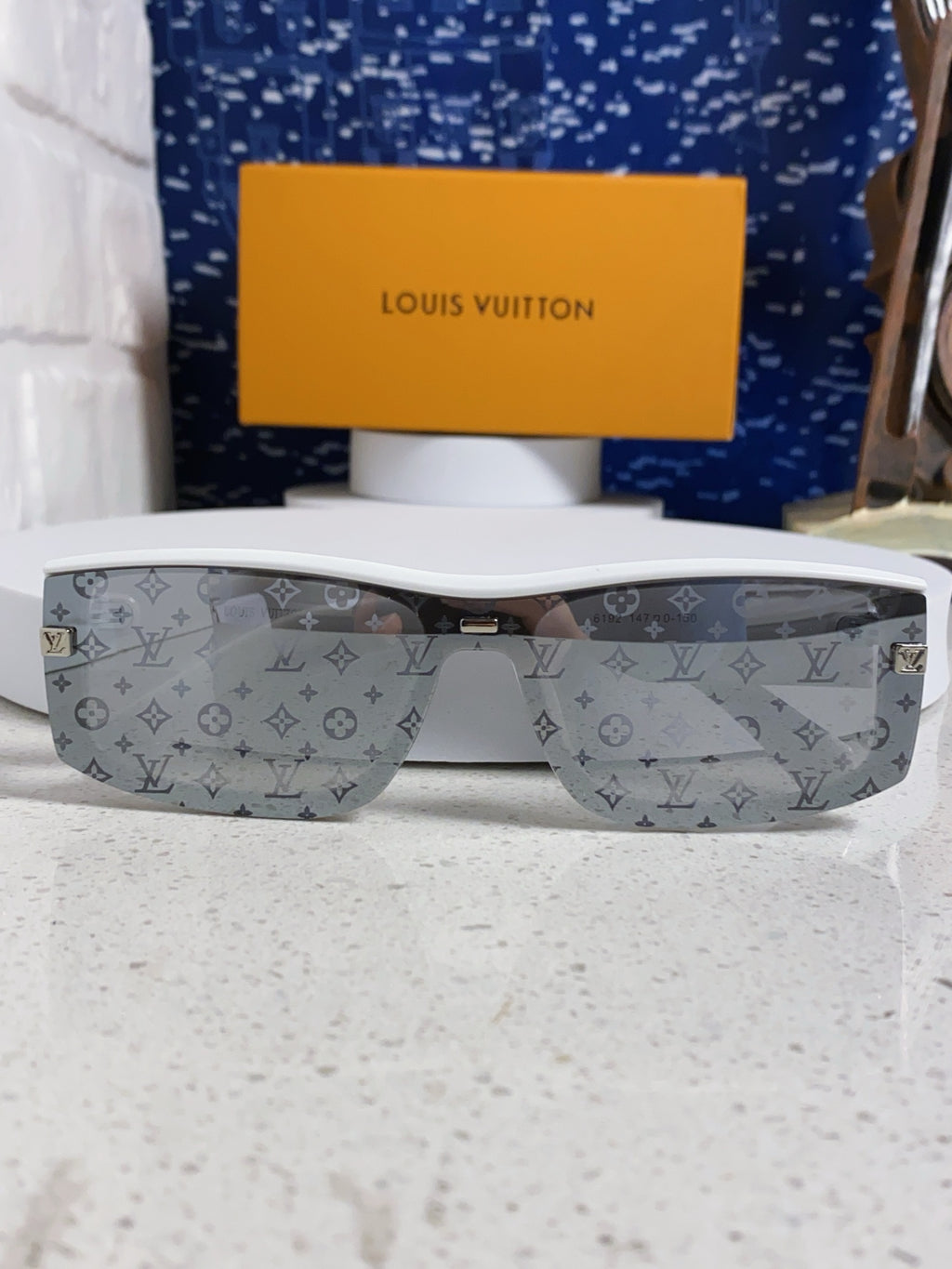 Louis Vuitton Fashion Gray Lens Sunglasses for Men & Women - 464660 - detail image 9