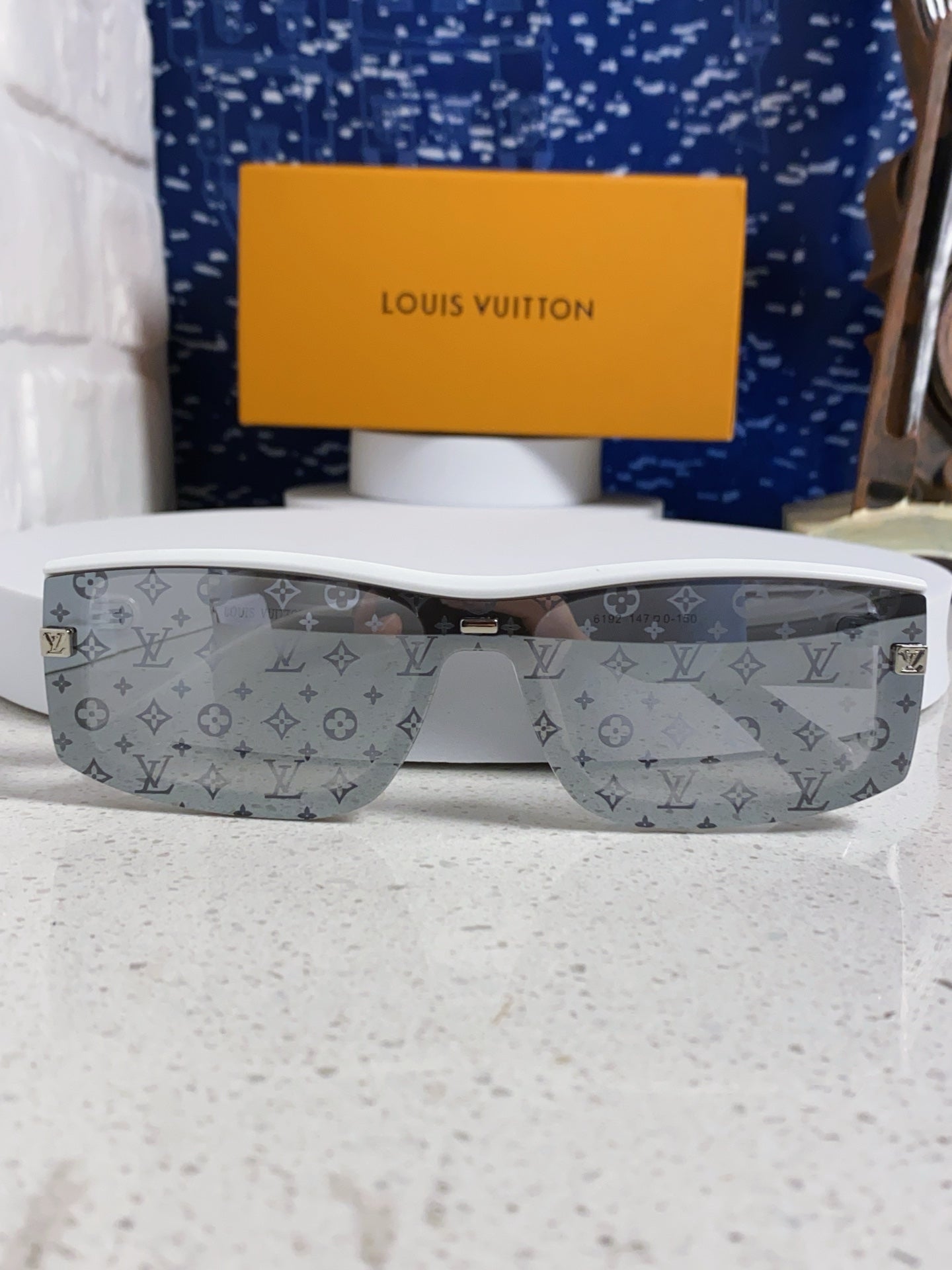 Louis Vuitton Fashion Gray Lens Sunglasses for Men & Women - 464660 - detail image 9