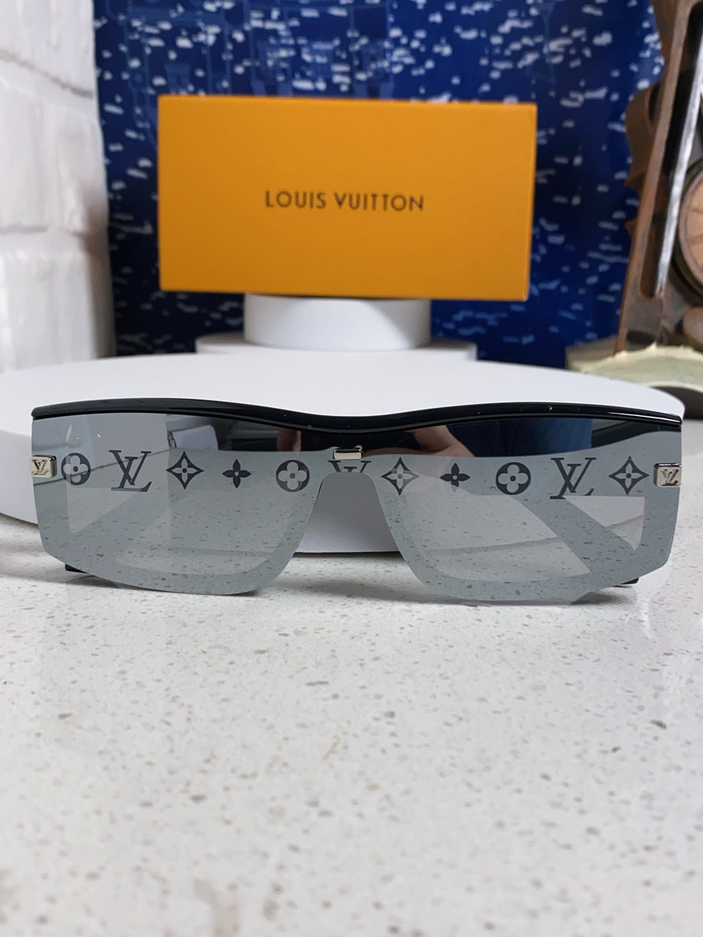 Louis Vuitton Fashion Black Lens Sunglasses for Men & Women - 464661 - detail image 9