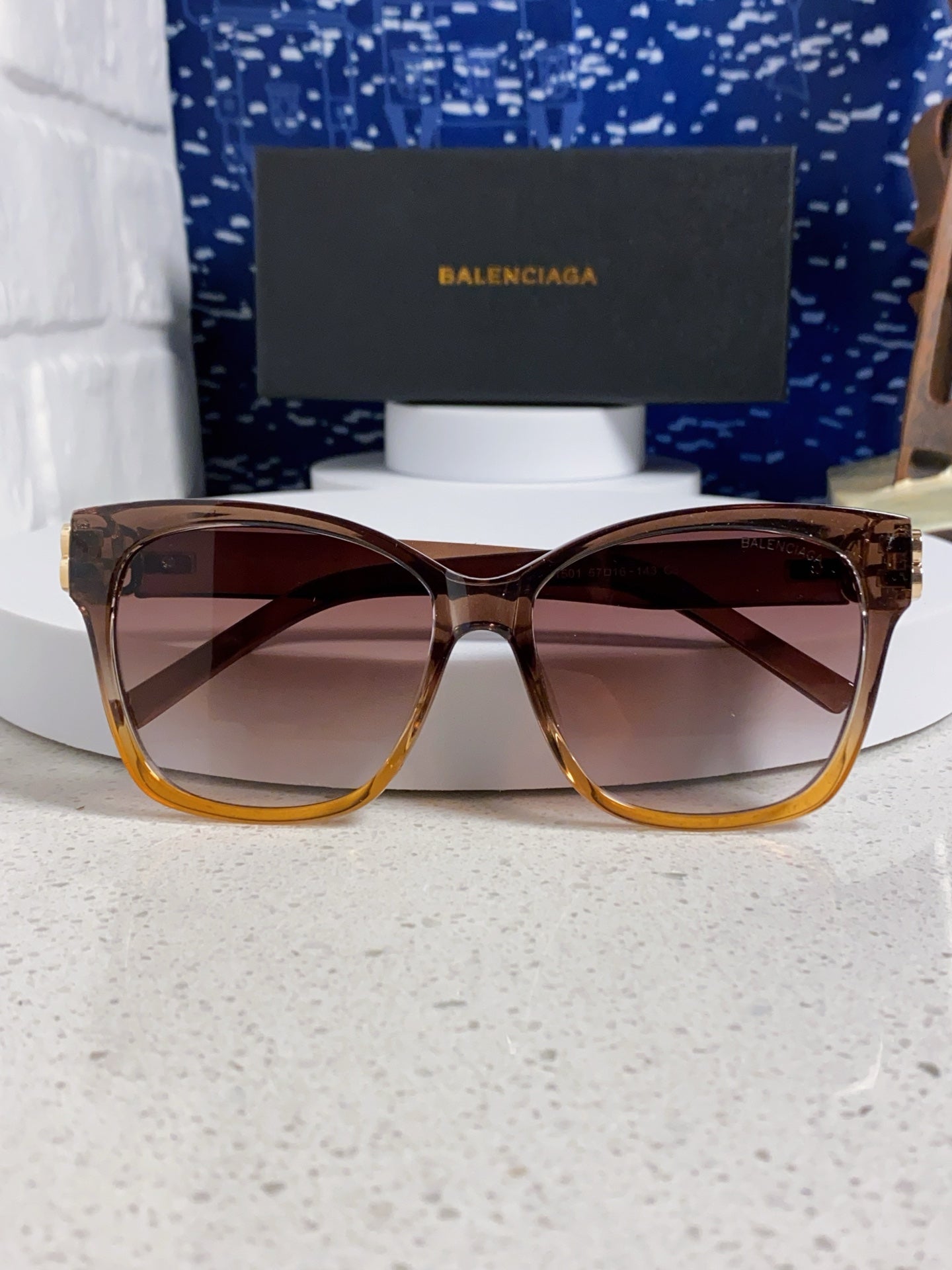 Balenciaga BB0102SA Fashion Red Lens Sunglasses for Men & Women - detail image 9